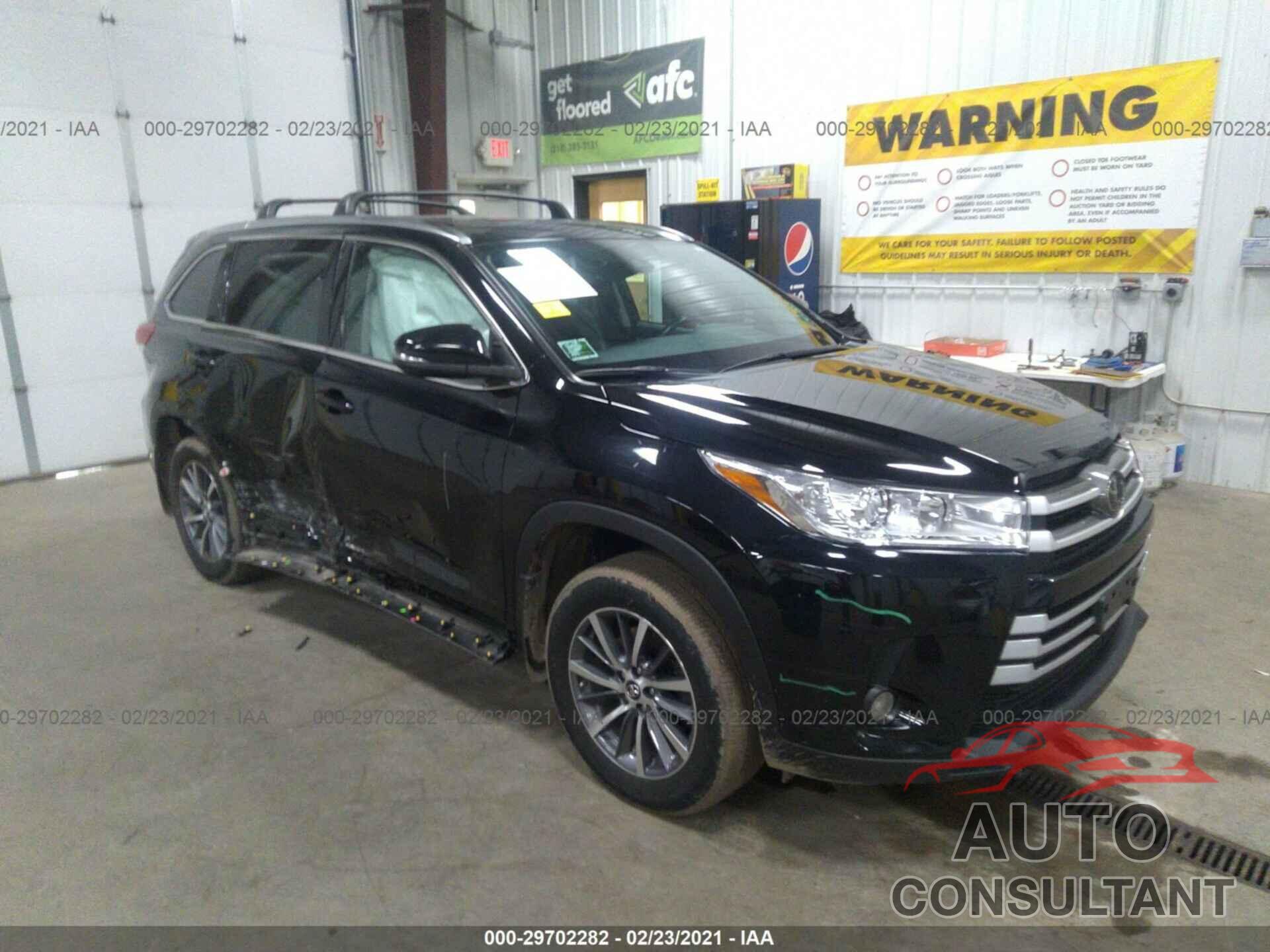 TOYOTA HIGHLANDER 2018 - 5TDJZRFH2JS913093