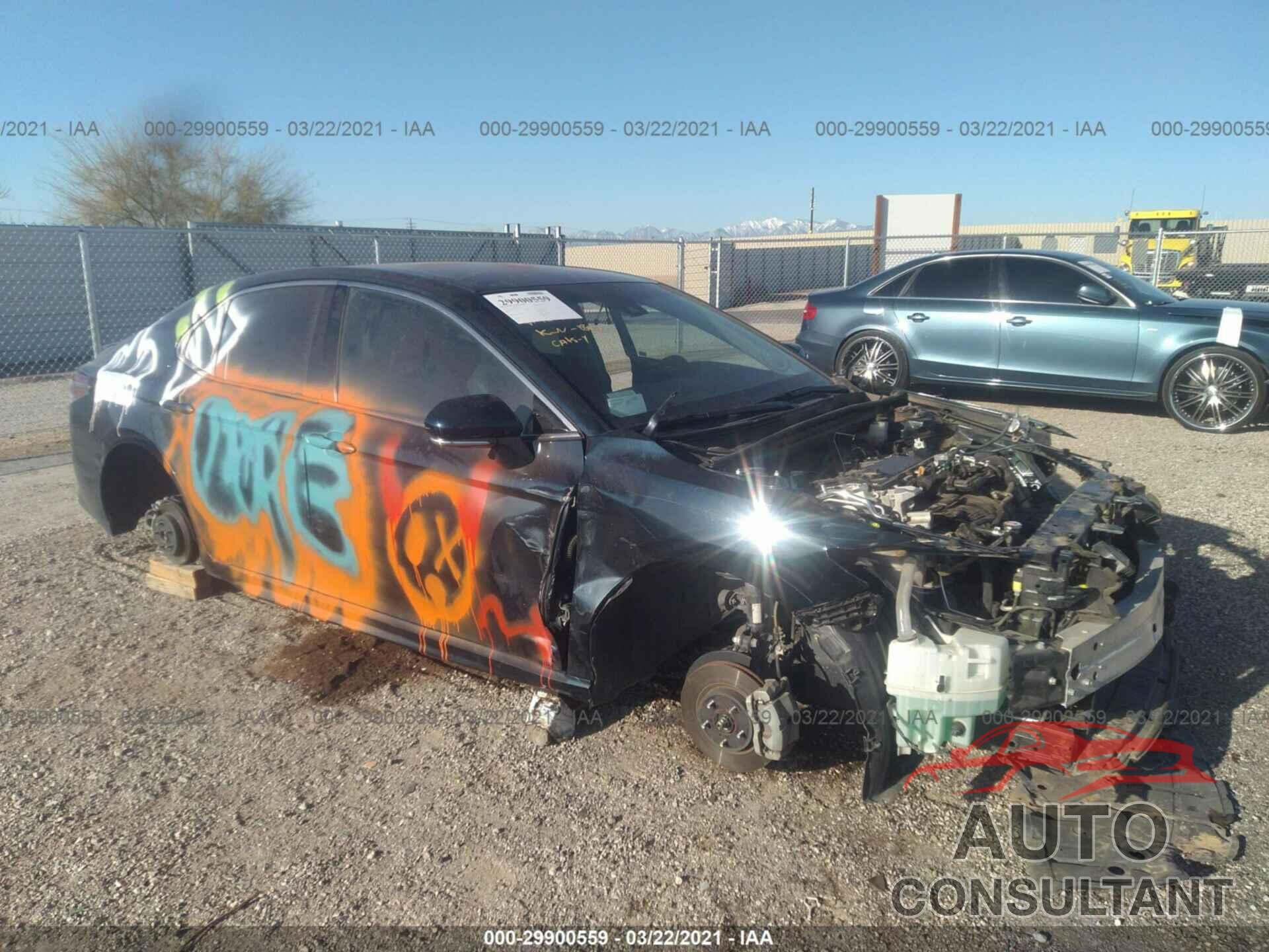 TOYOTA CAMRY 2018 - 4T1B61HK7JU511889