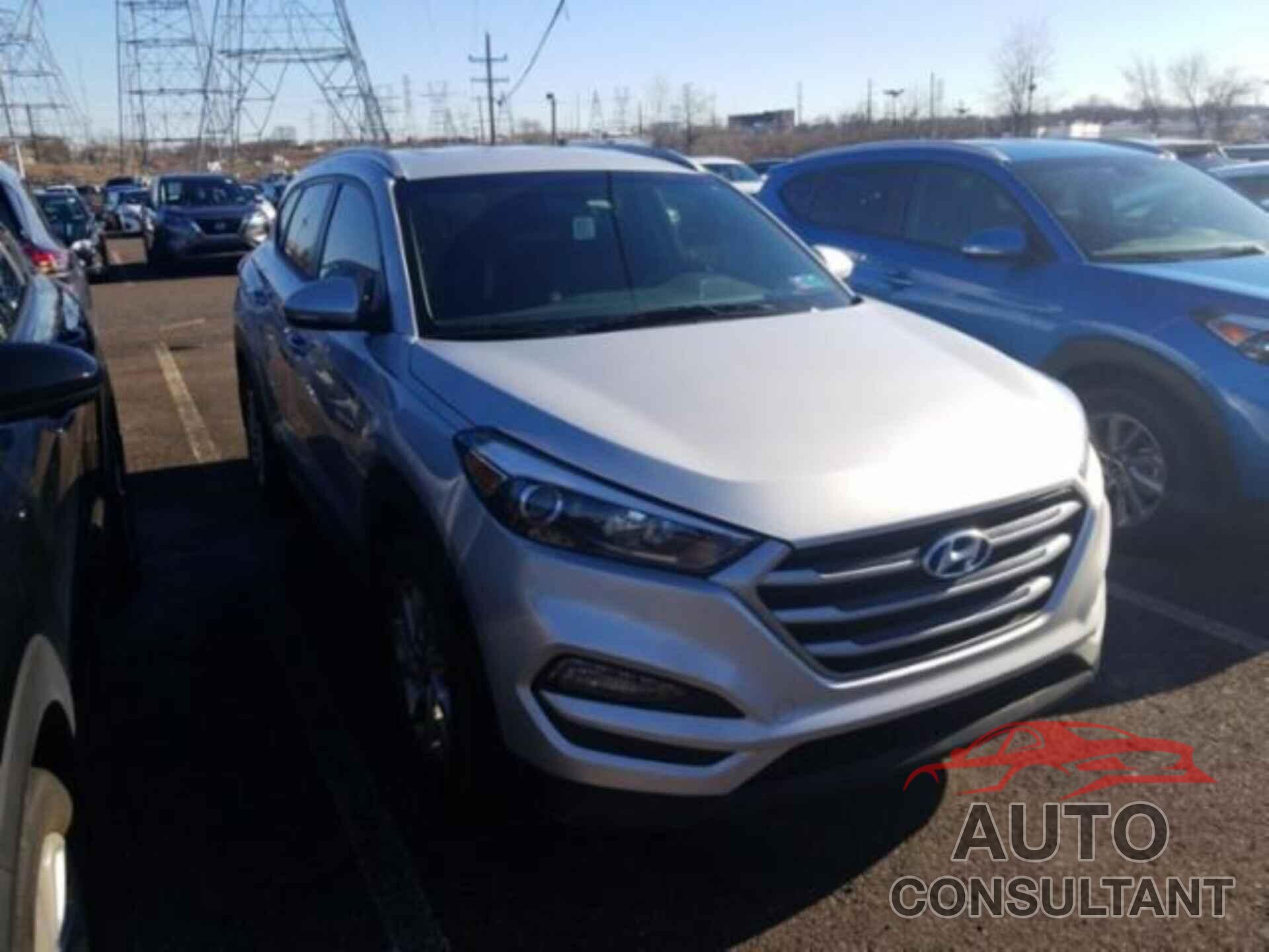 HYUNDAI TUCSON 2018 - KM8J33A48JU666821