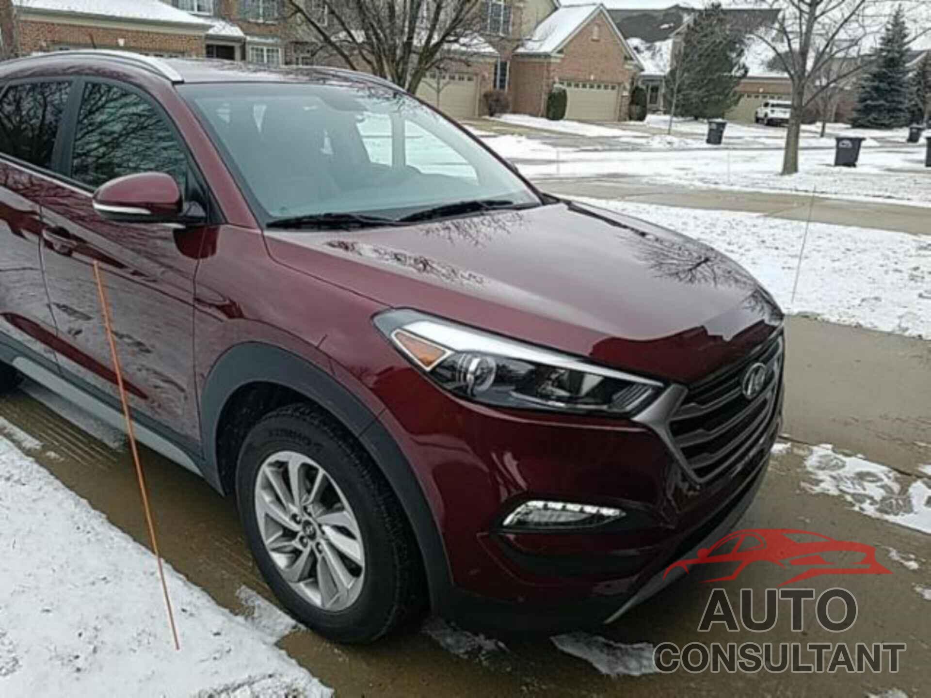 HYUNDAI TUCSON 2017 - KM8J3CA27HU422005