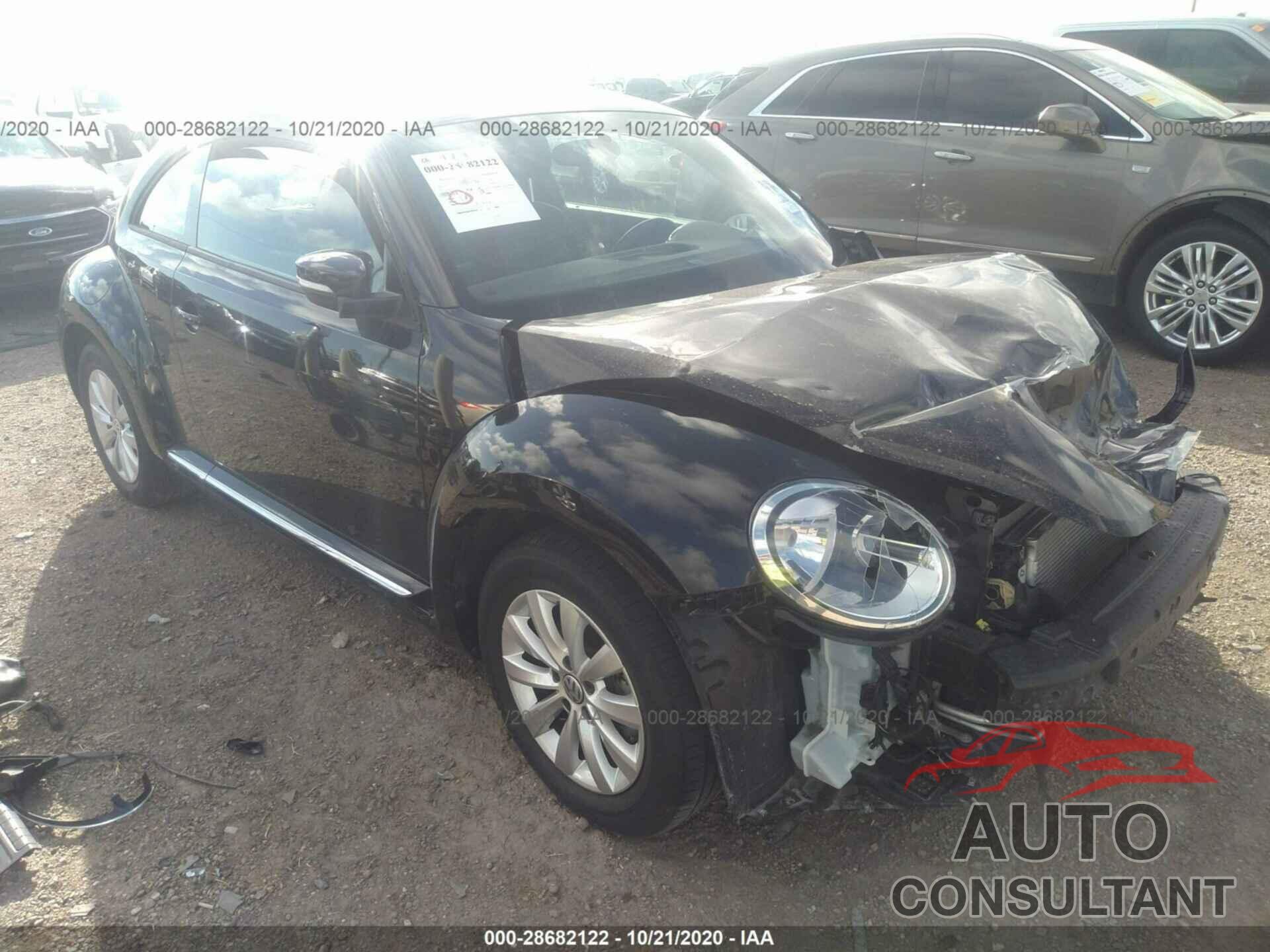 VOLKSWAGEN BEETLE 2019 - 3VWFD7AT1KM710635