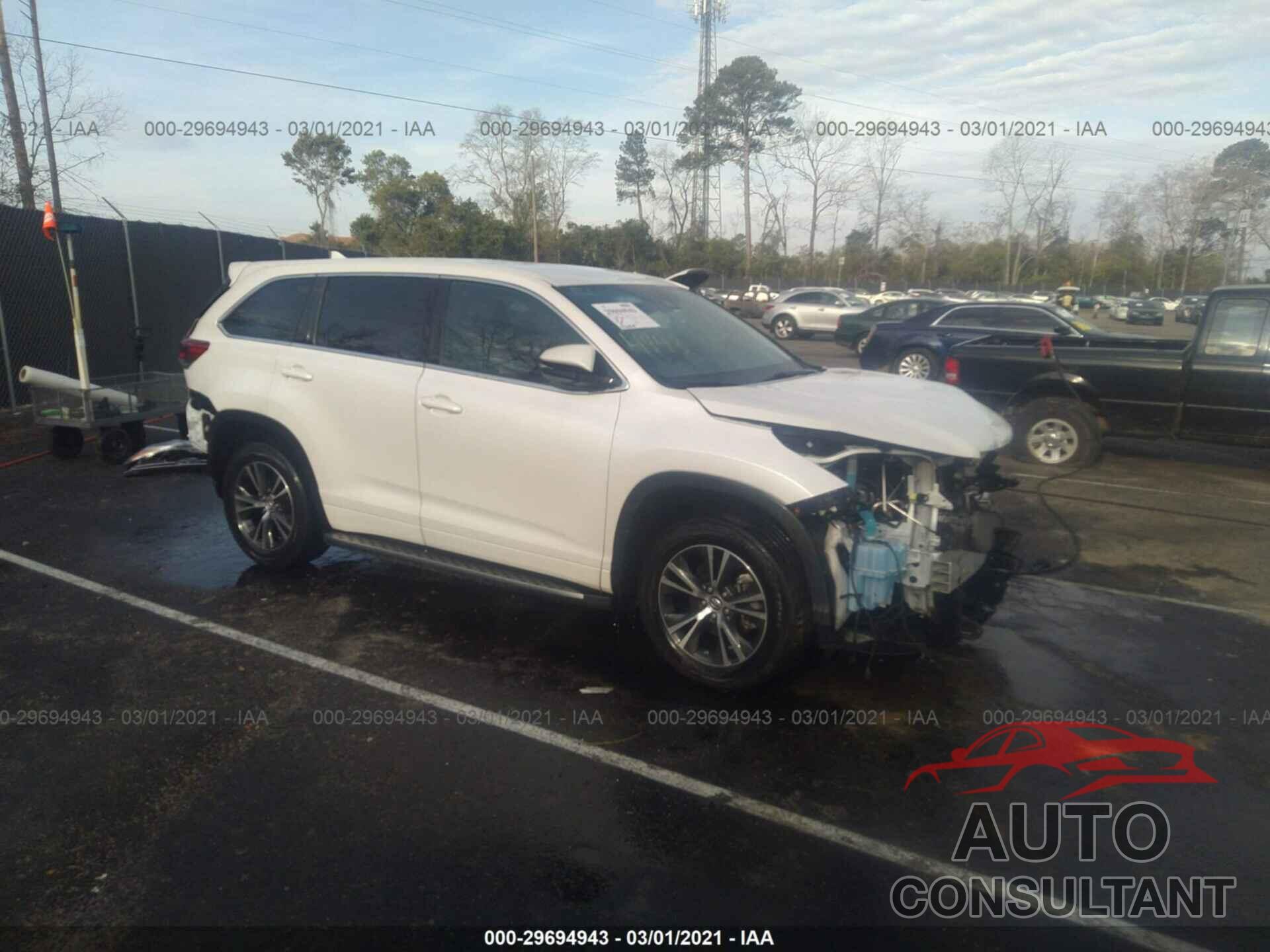 TOYOTA HIGHLANDER 2018 - 5TDBZRFH0JS812400