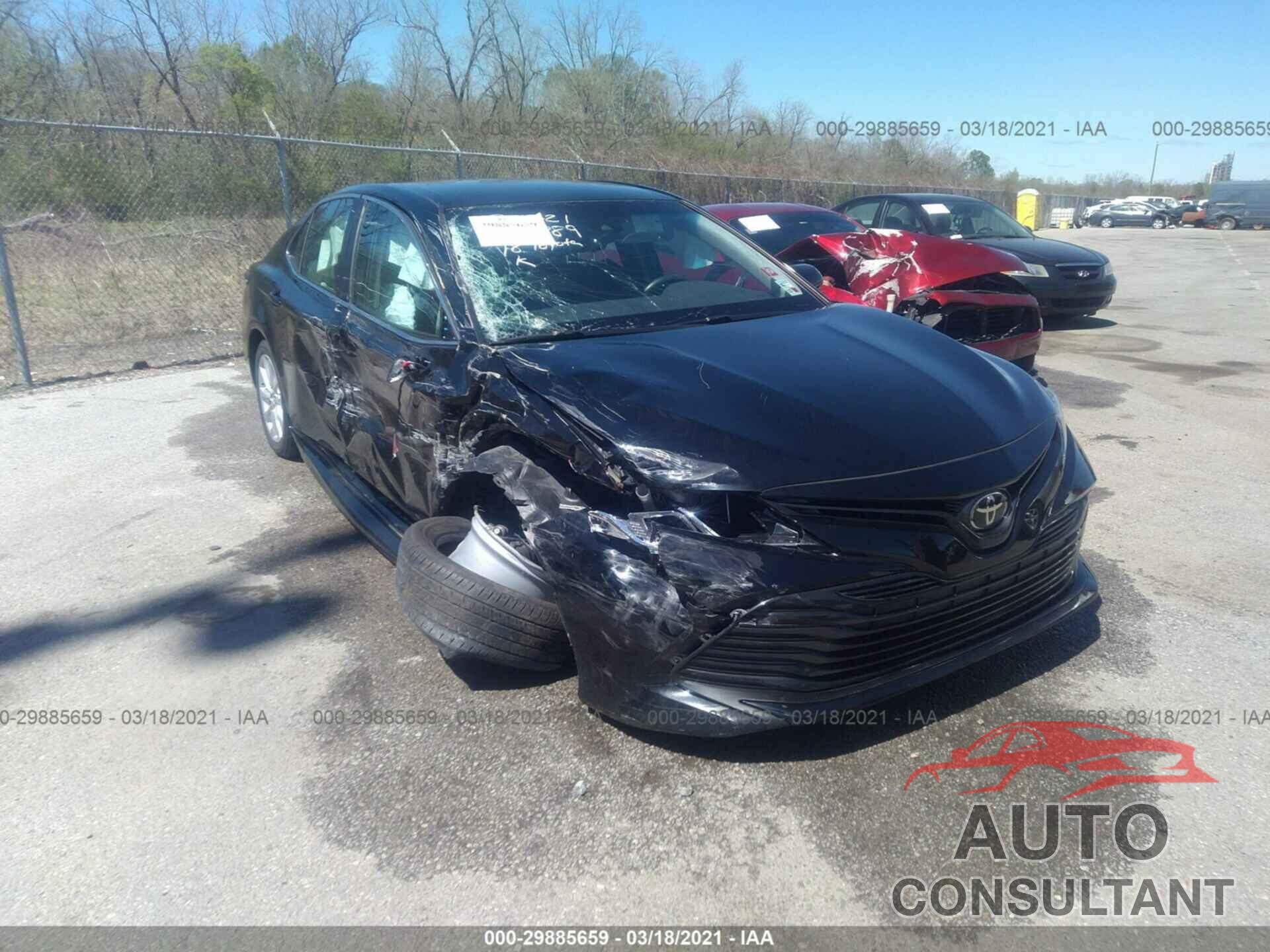 TOYOTA CAMRY 2018 - 4T1B11HK3JU615889