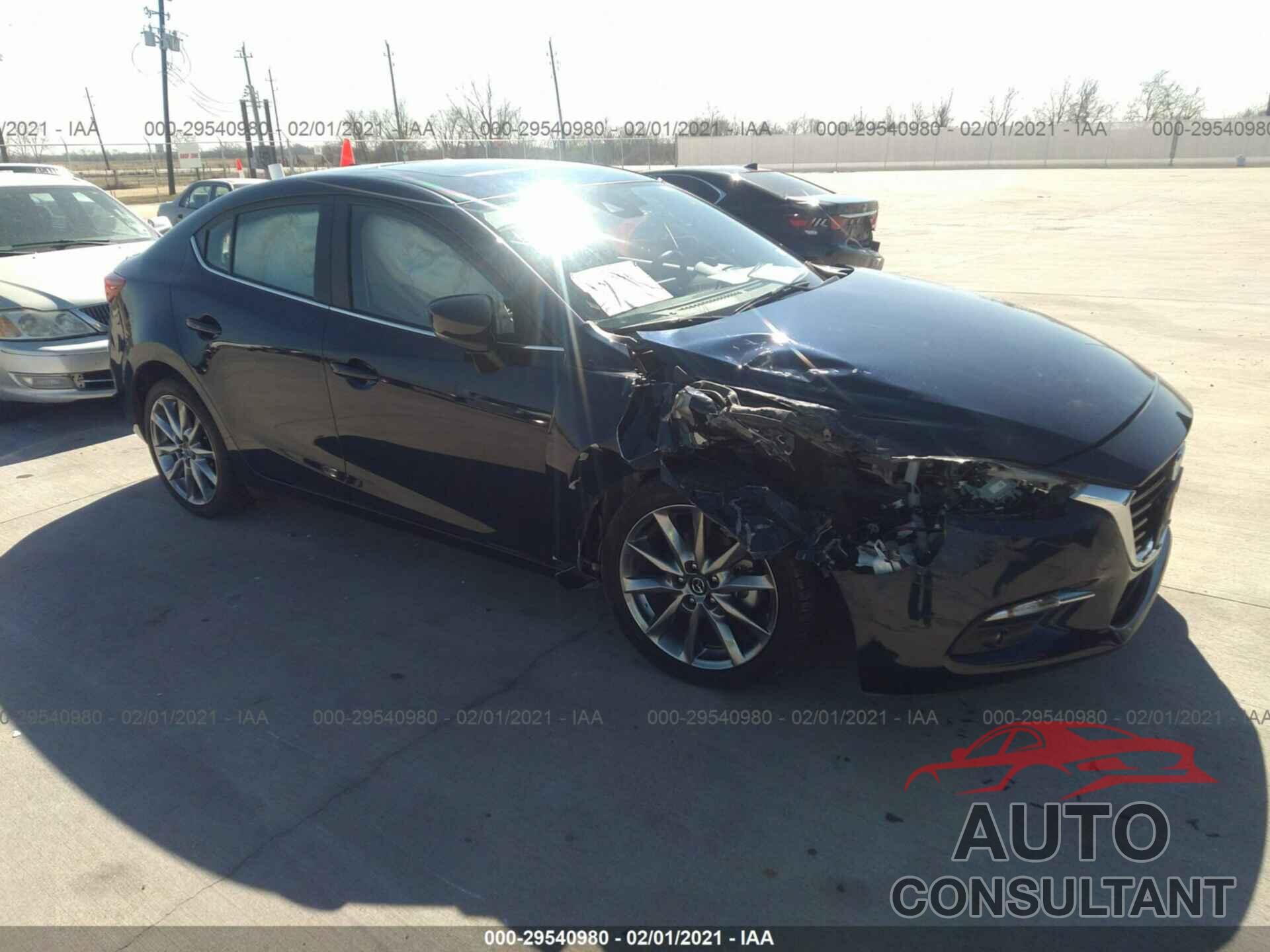 MAZDA MAZDA3 4-DOOR 2018 - 3MZBN1W32JM171927