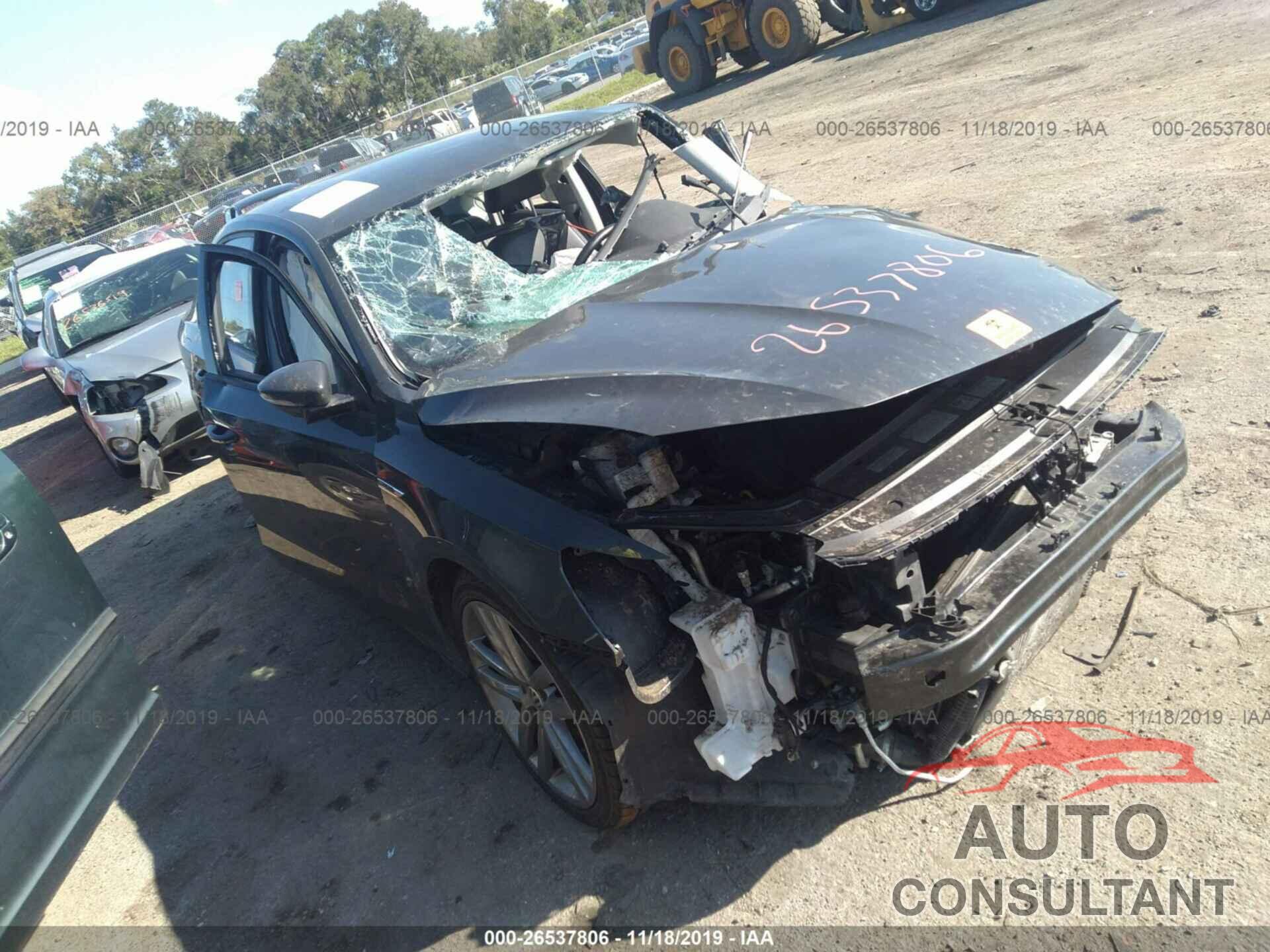 VOLKSWAGEN PASSAT 2018 - 1VWAA7A36JC001833