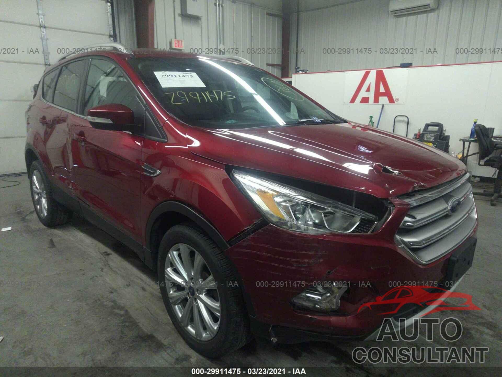 FORD ESCAPE 2017 - 1FMCU9J99HUD90261