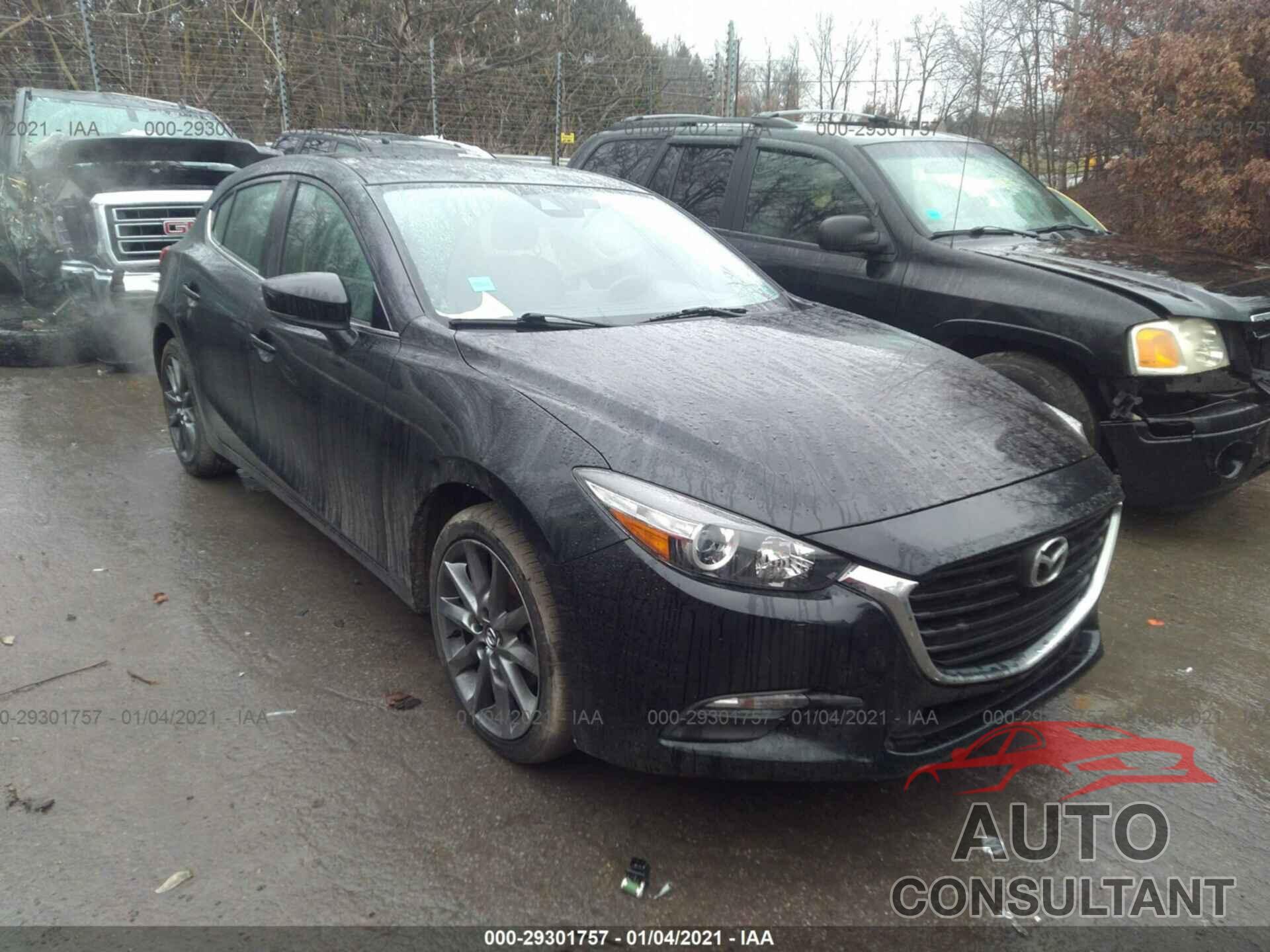 MAZDA MAZDA3 5-DOOR 2018 - 3MZBN1L39JM182881