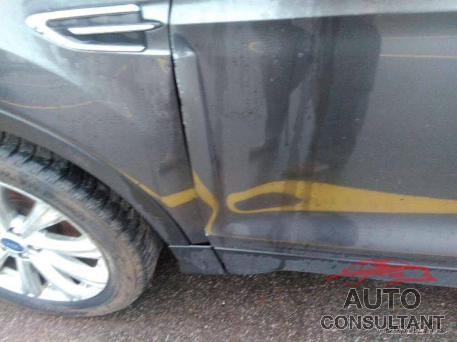FORD ESCAPE 2018 - 1FMCU0J91JUC03905