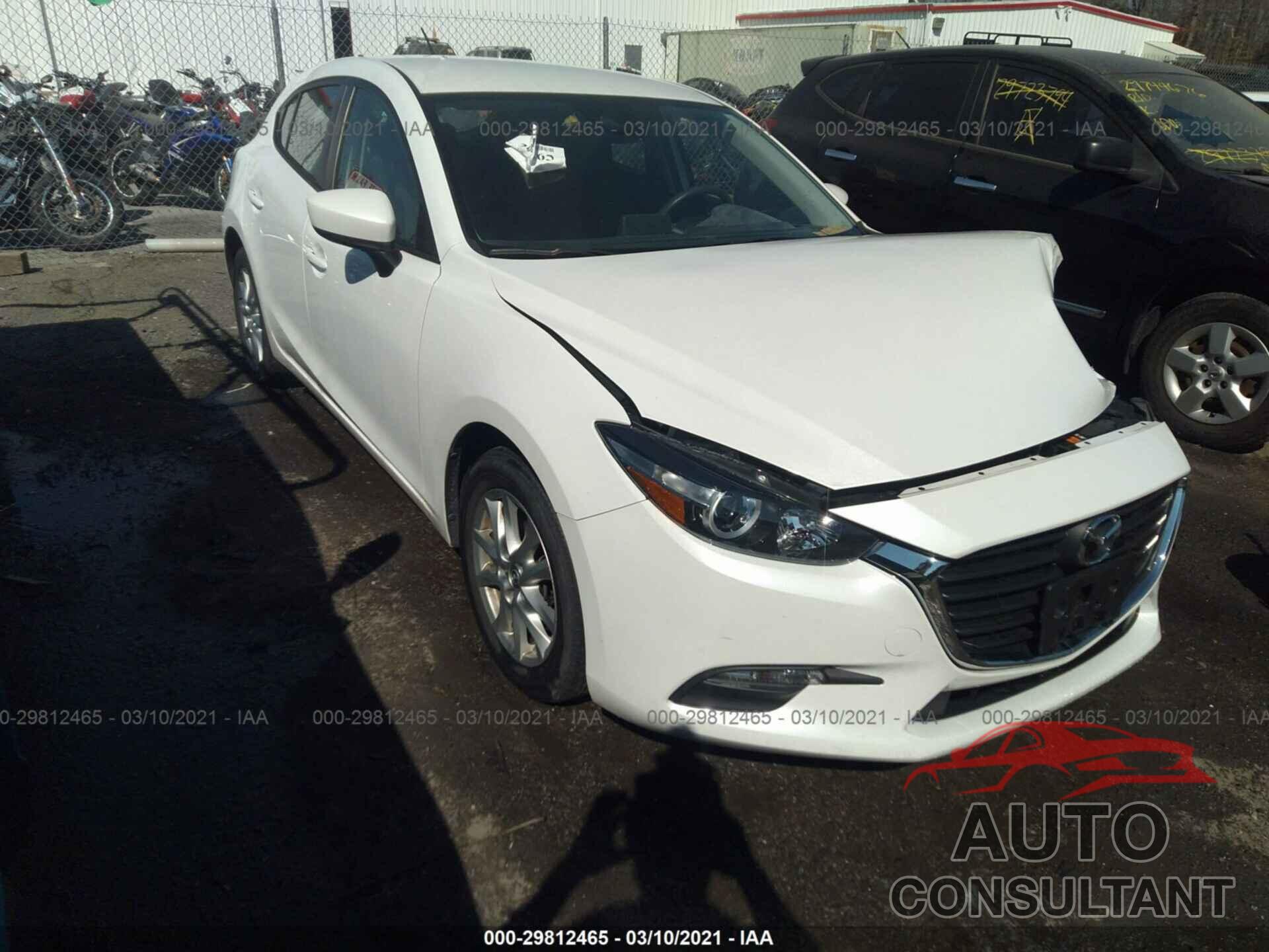 MAZDA MAZDA3 5-DOOR 2018 - 3MZBN1K72JM192625