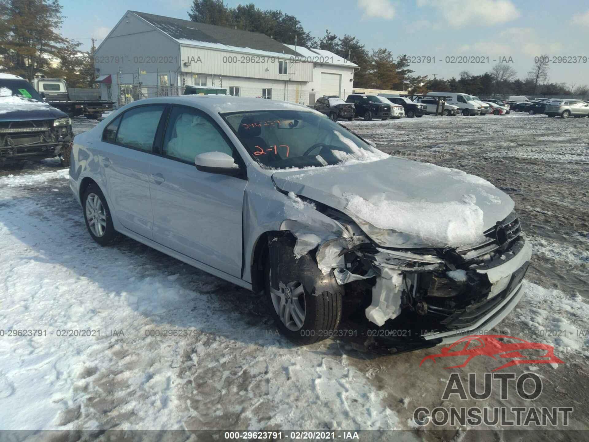 VOLKSWAGEN JETTA 2018 - 3VW2B7AJ5JM212276
