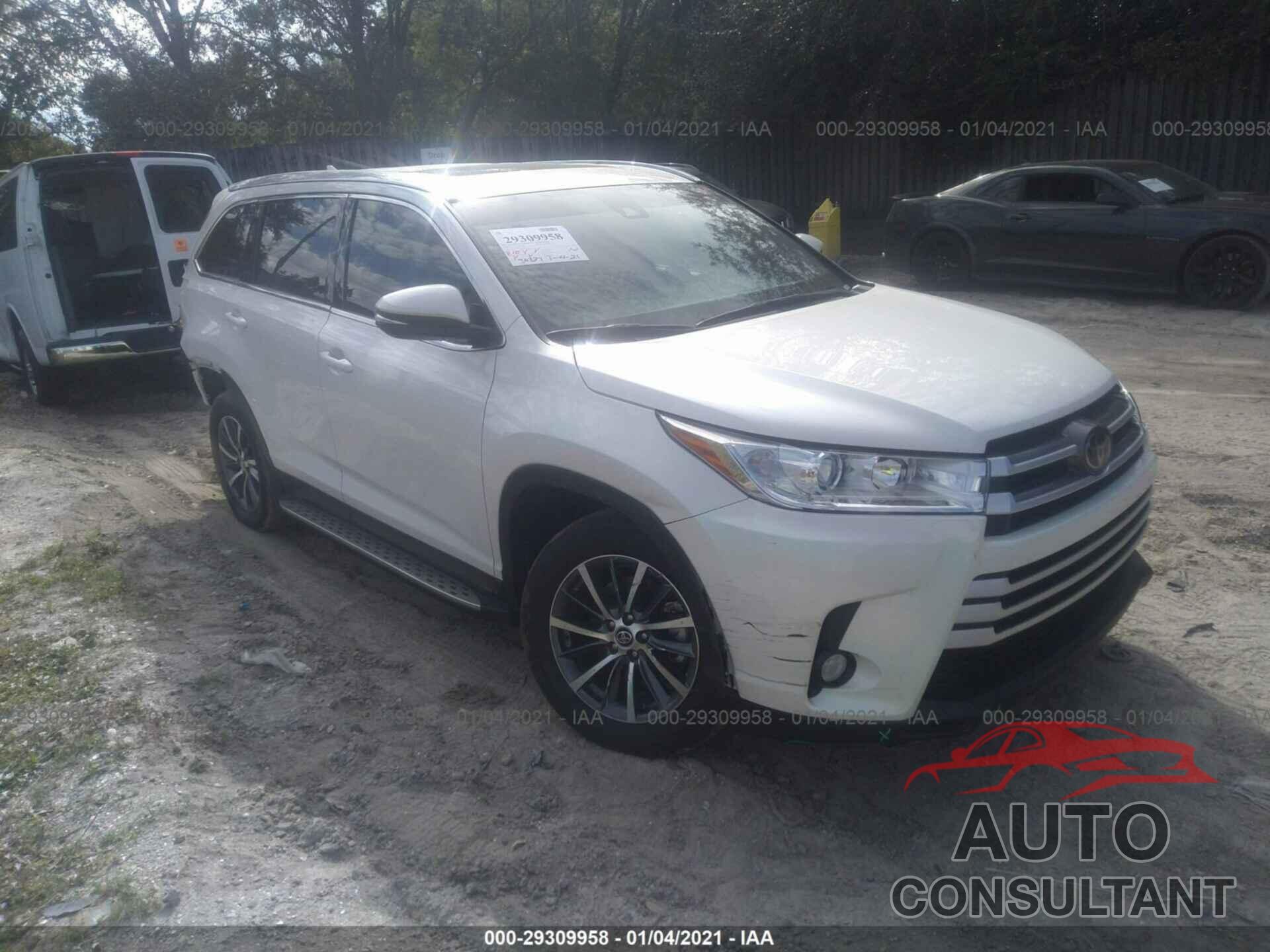 TOYOTA HIGHLANDER 2019 - 5TDKZRFH2KS558772