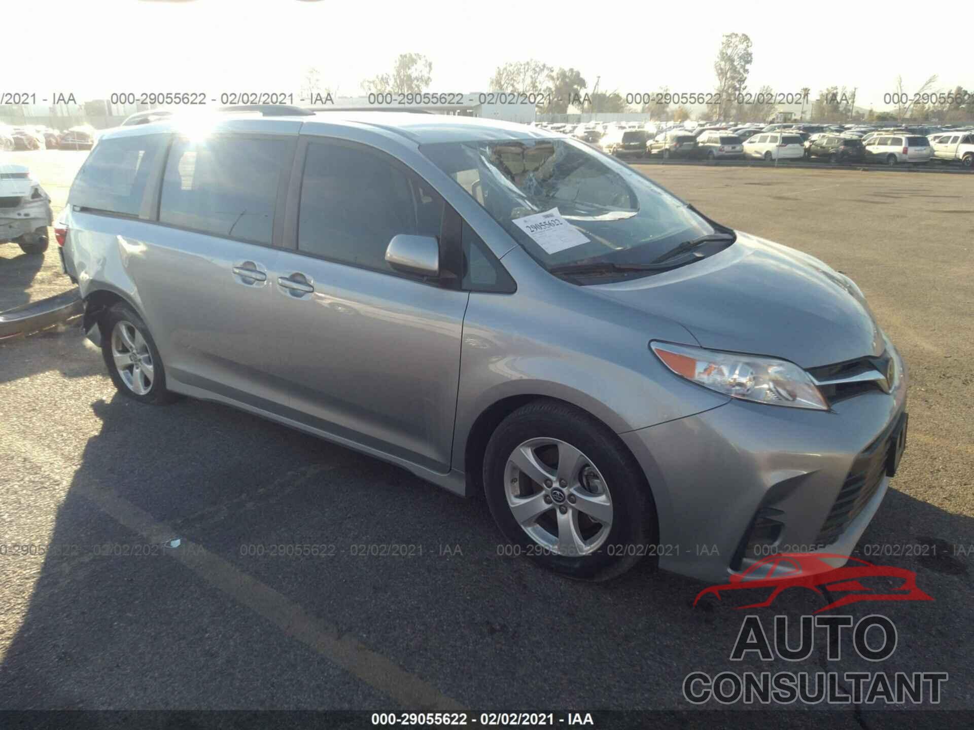 TOYOTA SIENNA 2018 - 5TDKZ3DC6JS921805