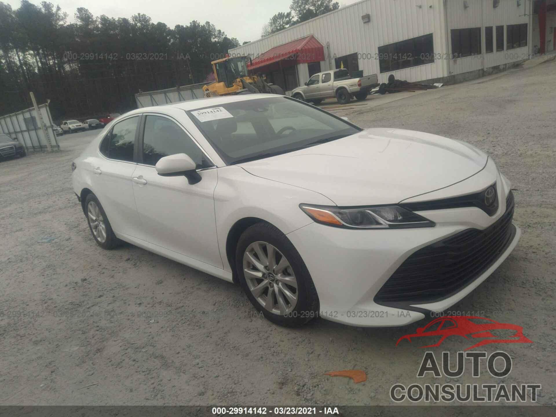 TOYOTA CAMRY 2018 - 4T1B11HK5JU021093