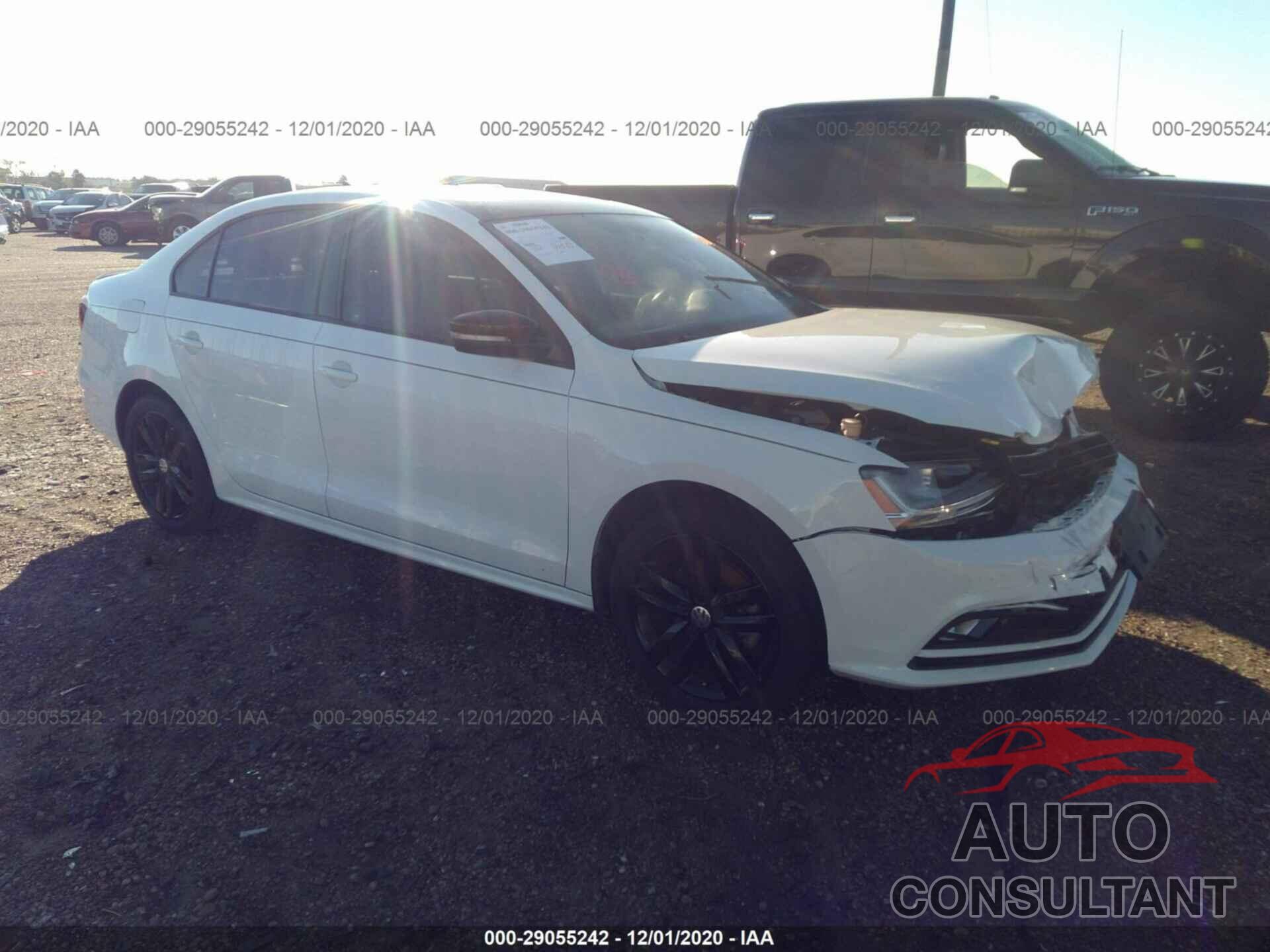 VOLKSWAGEN JETTA 2018 - 3VWD17AJ5JM220969