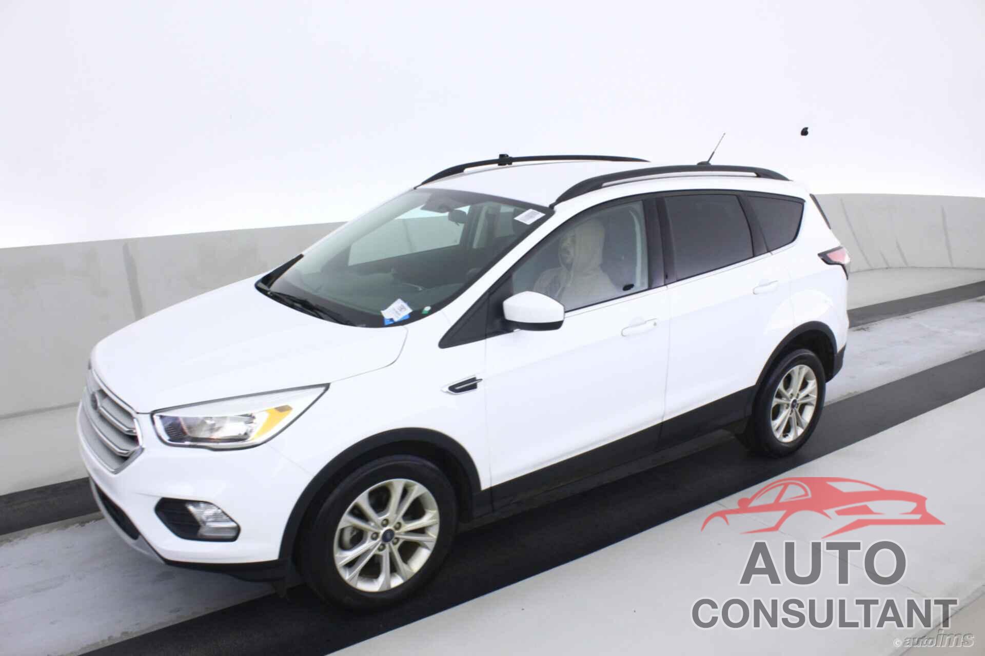 FORD ESCAPE 2018 - 1FMCU0GD7JUB46945
