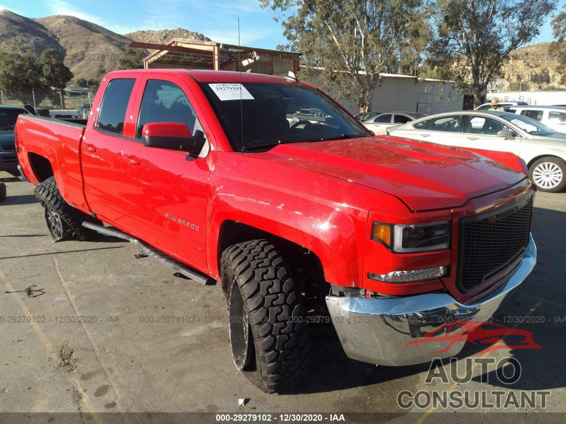 CHEVROLET SILVERADO 1500 2018 - 1GCVKREH3JZ340839