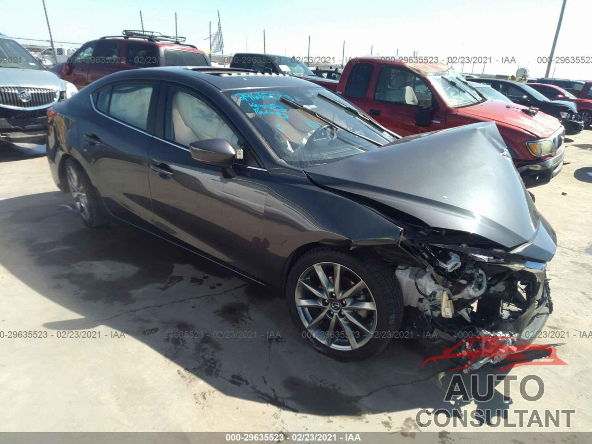 MAZDA MAZDA3 4-DOOR 2018 - 3MZBN1W36JM166746