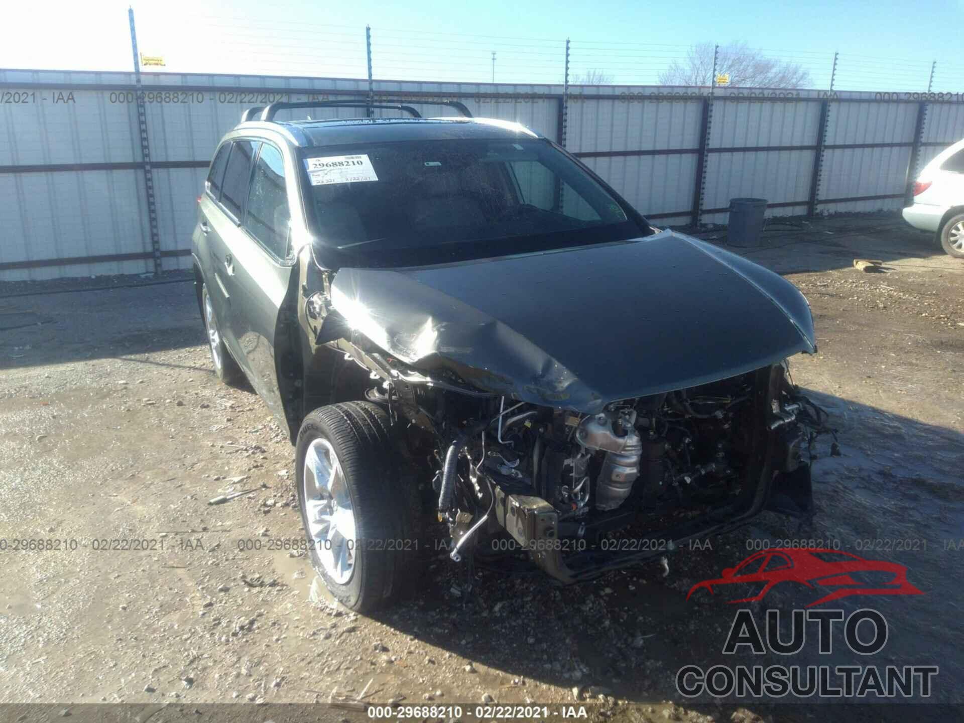 TOYOTA HIGHLANDER 2019 - 5TDDGRFH1KS070735