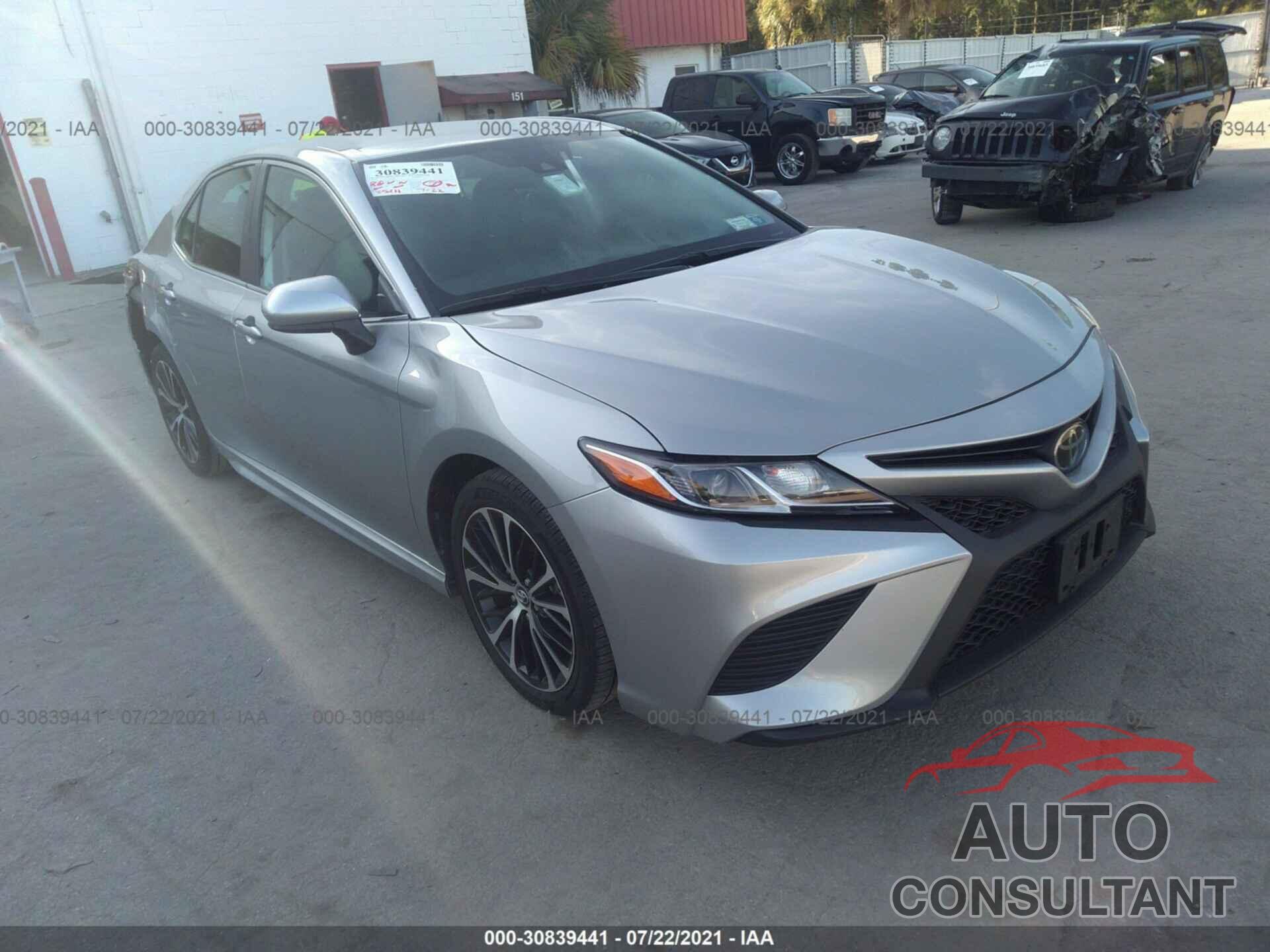 TOYOTA CAMRY 2020 - 4T1G11AK1LU930175