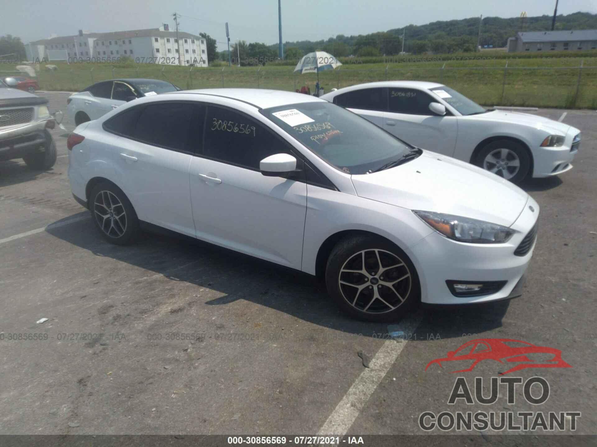 FORD FOCUS 2018 - 1FADP3FE5JL303217