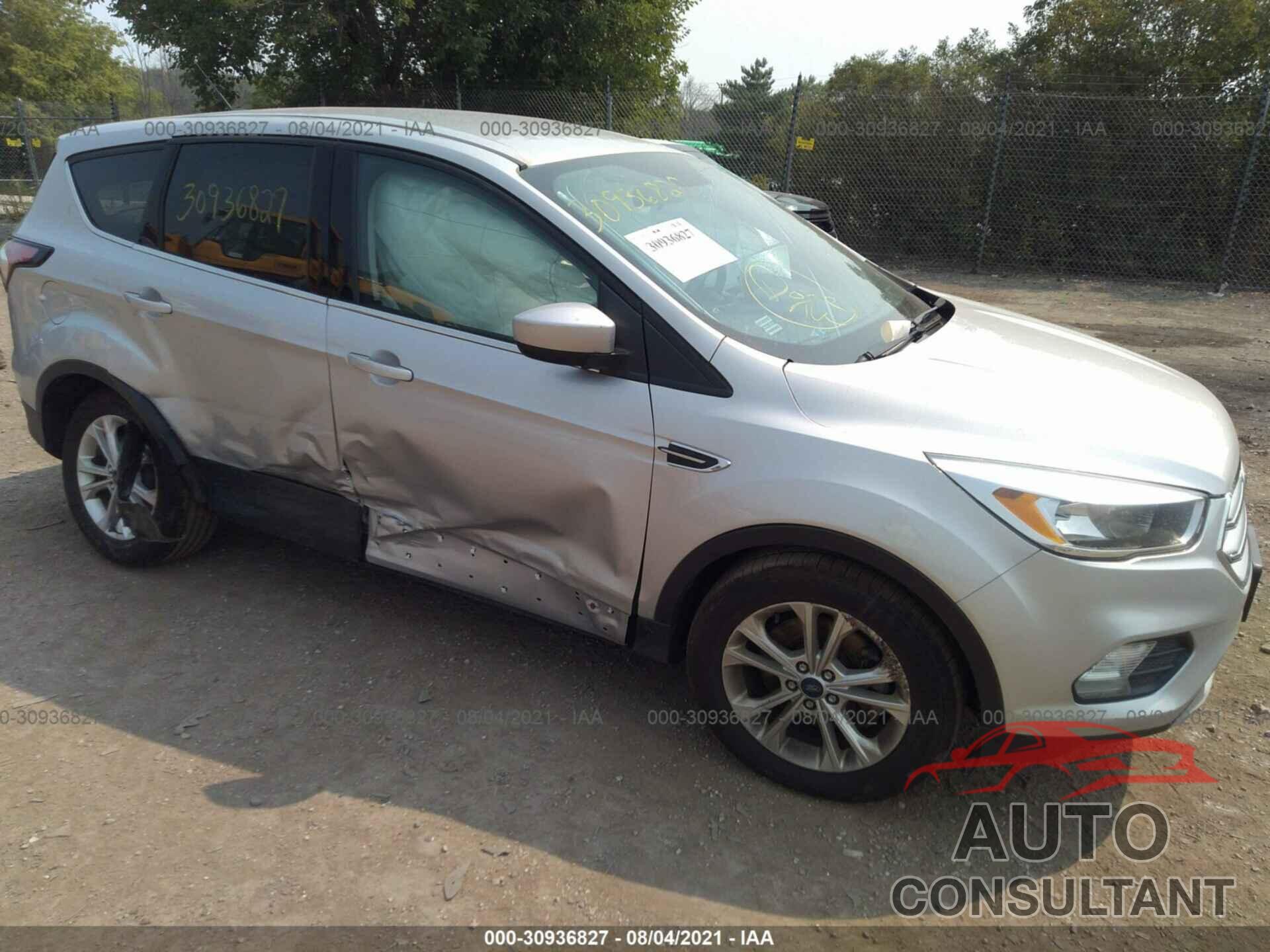 FORD ESCAPE 2017 - 1FMCU9GD6HUC32200