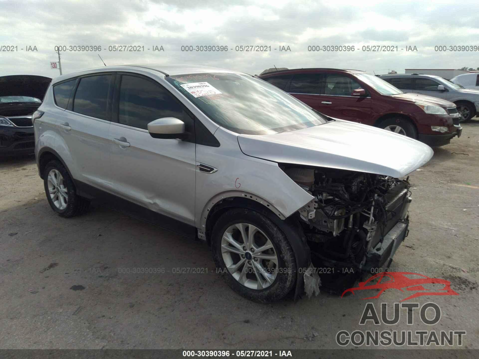 FORD ESCAPE 2017 - 1FMCU0GD6HUC78556