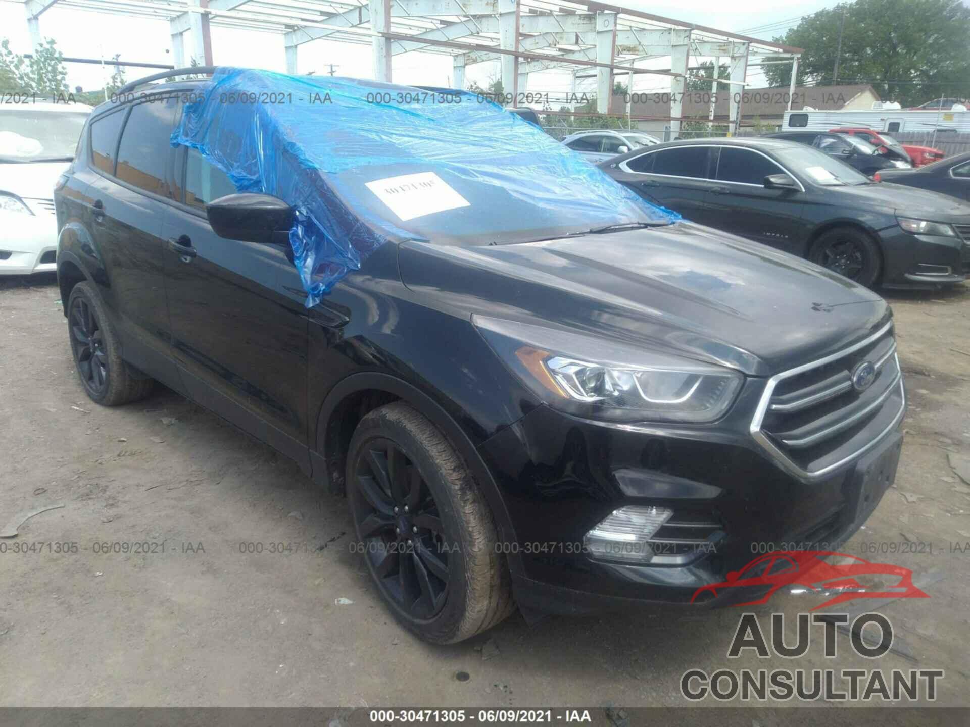 FORD ESCAPE 2017 - 1FMCU0G90HUD39329