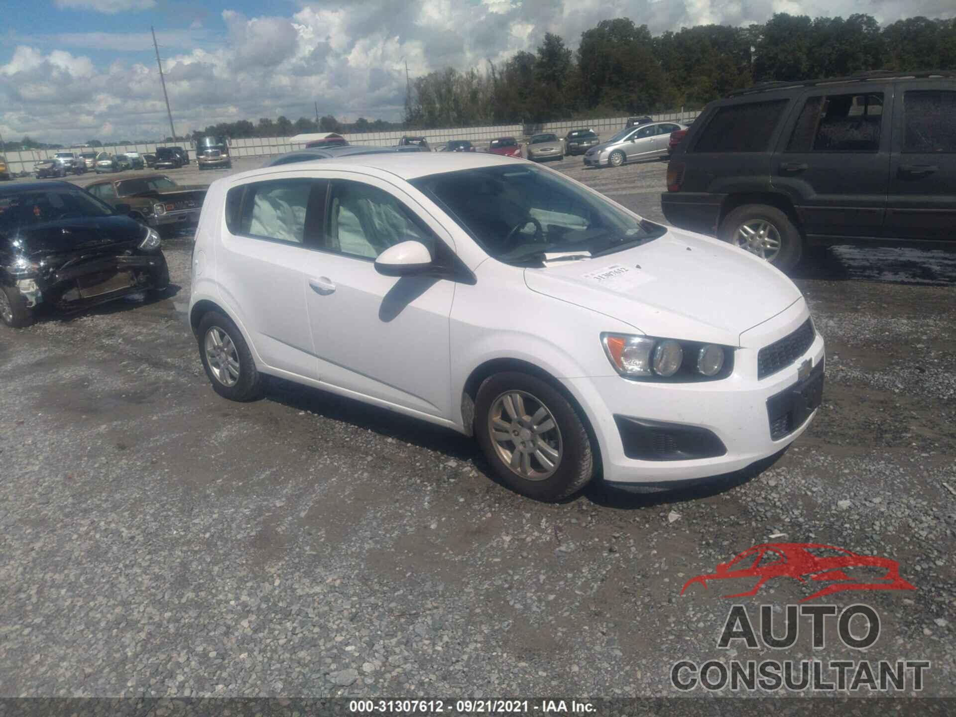 CHEVROLET SONIC 2016 - 1G1JC6SH1G4153614