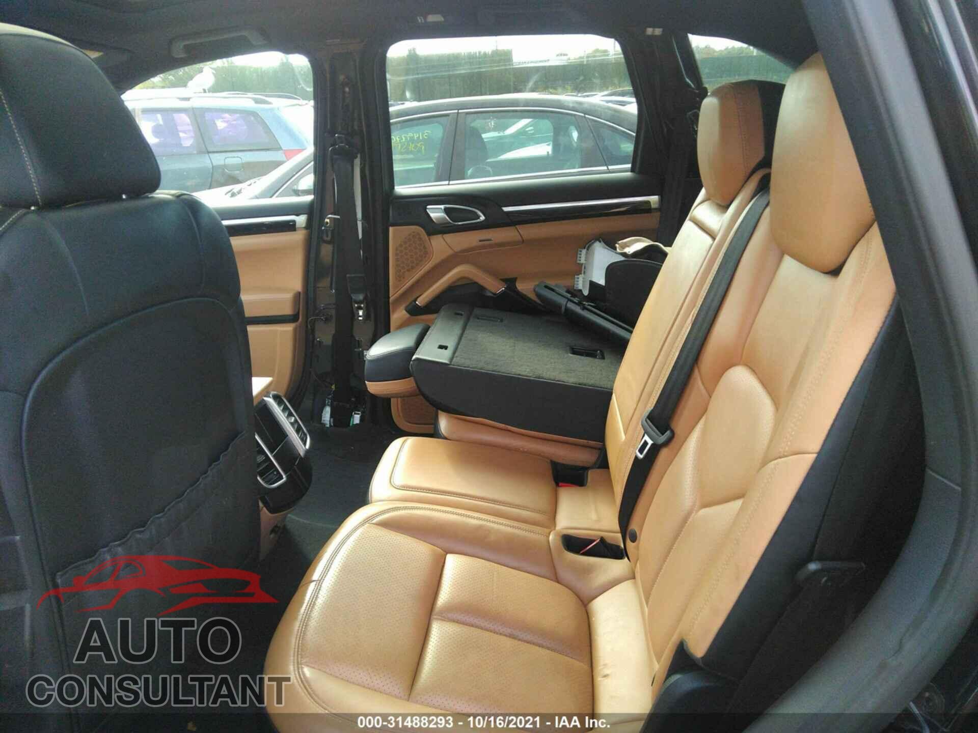 PORSCHE CAYENNE 2016 - WP1AE2A29GLA64403
