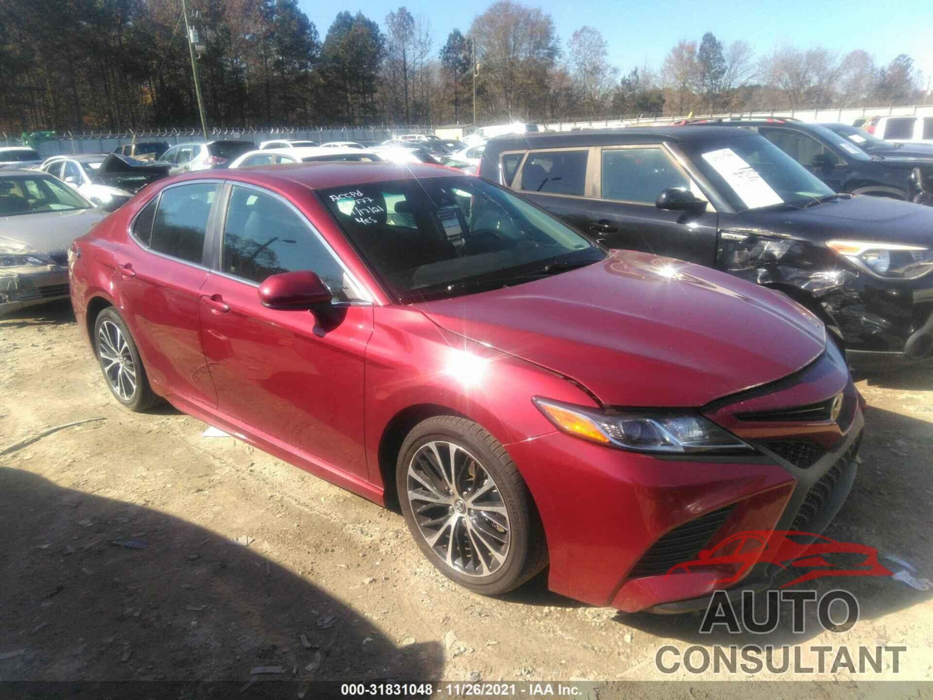 TOYOTA CAMRY 2018 - 4T1B11HK4JU671257