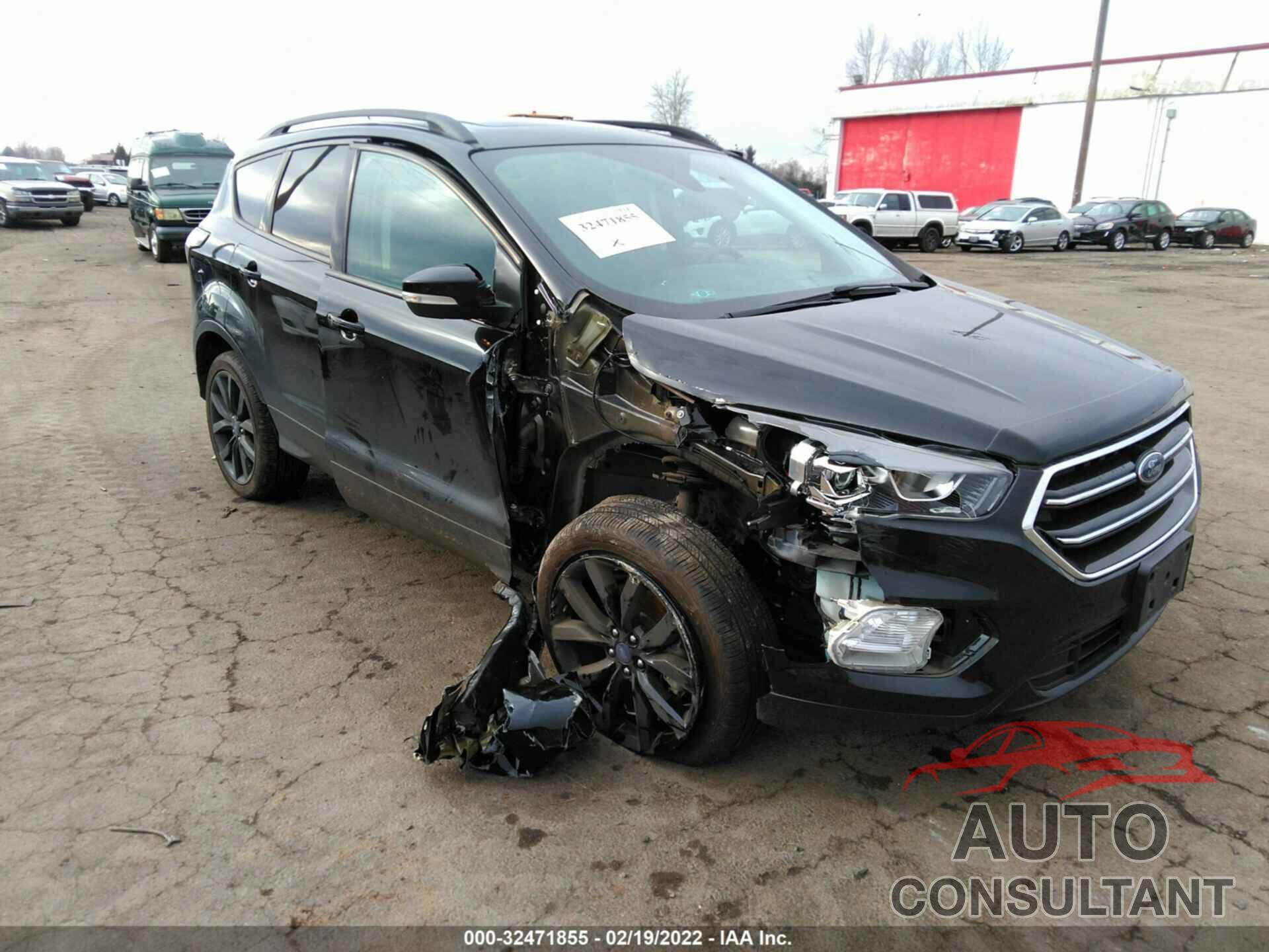 FORD ESCAPE 2017 - 1FMCU9J90HUD85482