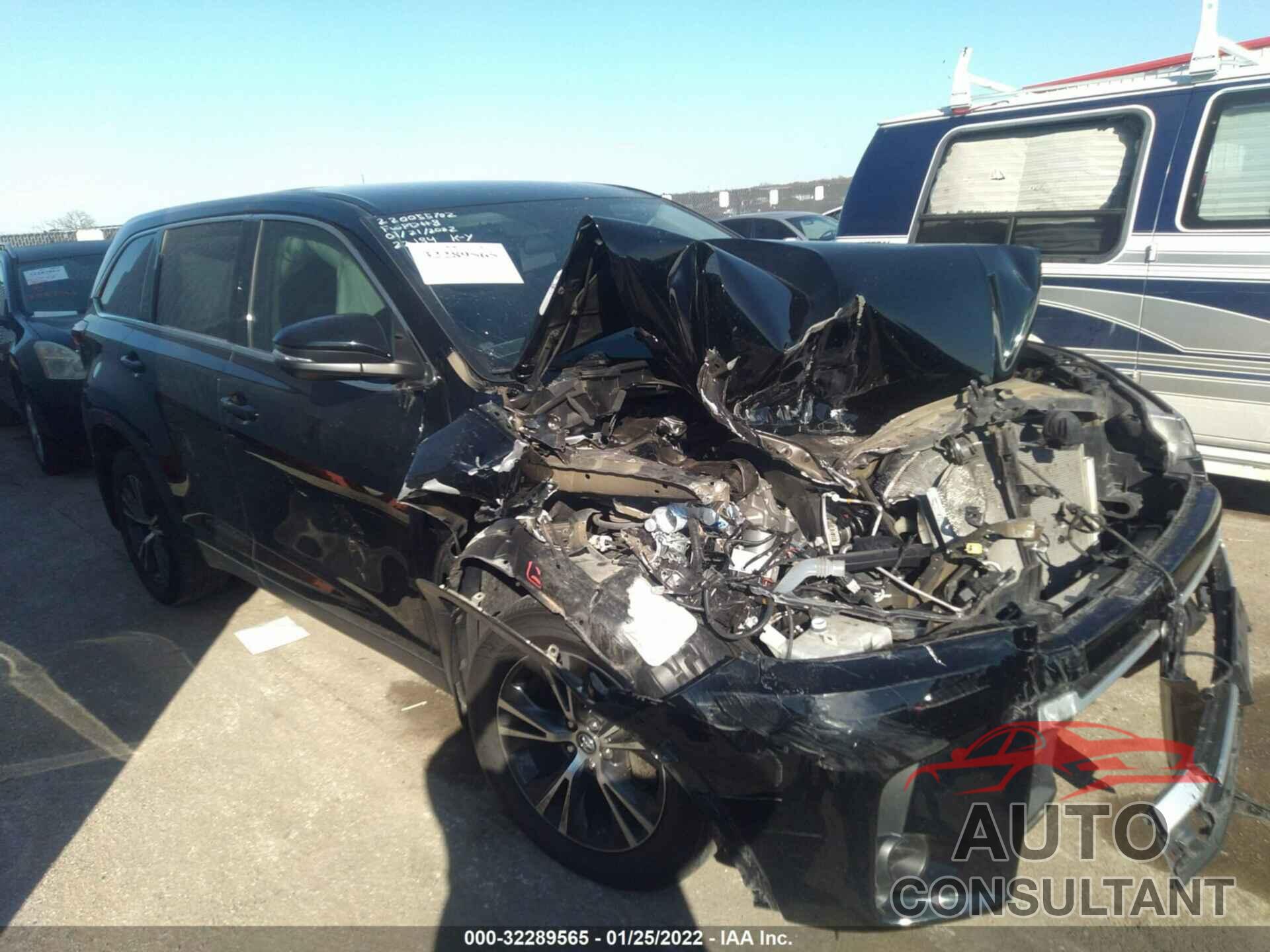 TOYOTA HIGHLANDER 2019 - 5TDZZRFH2KS329524