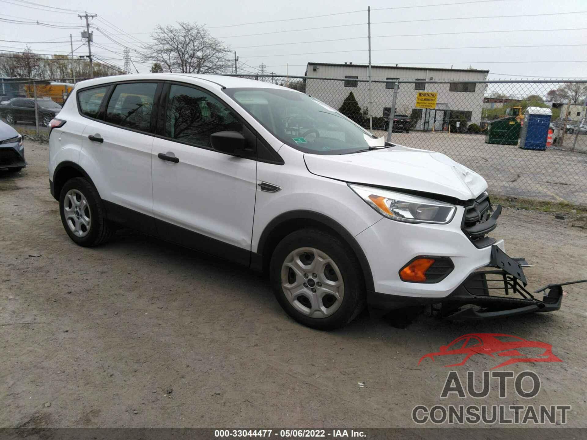 FORD ESCAPE 2017 - 1FMCU0F71HUD01530