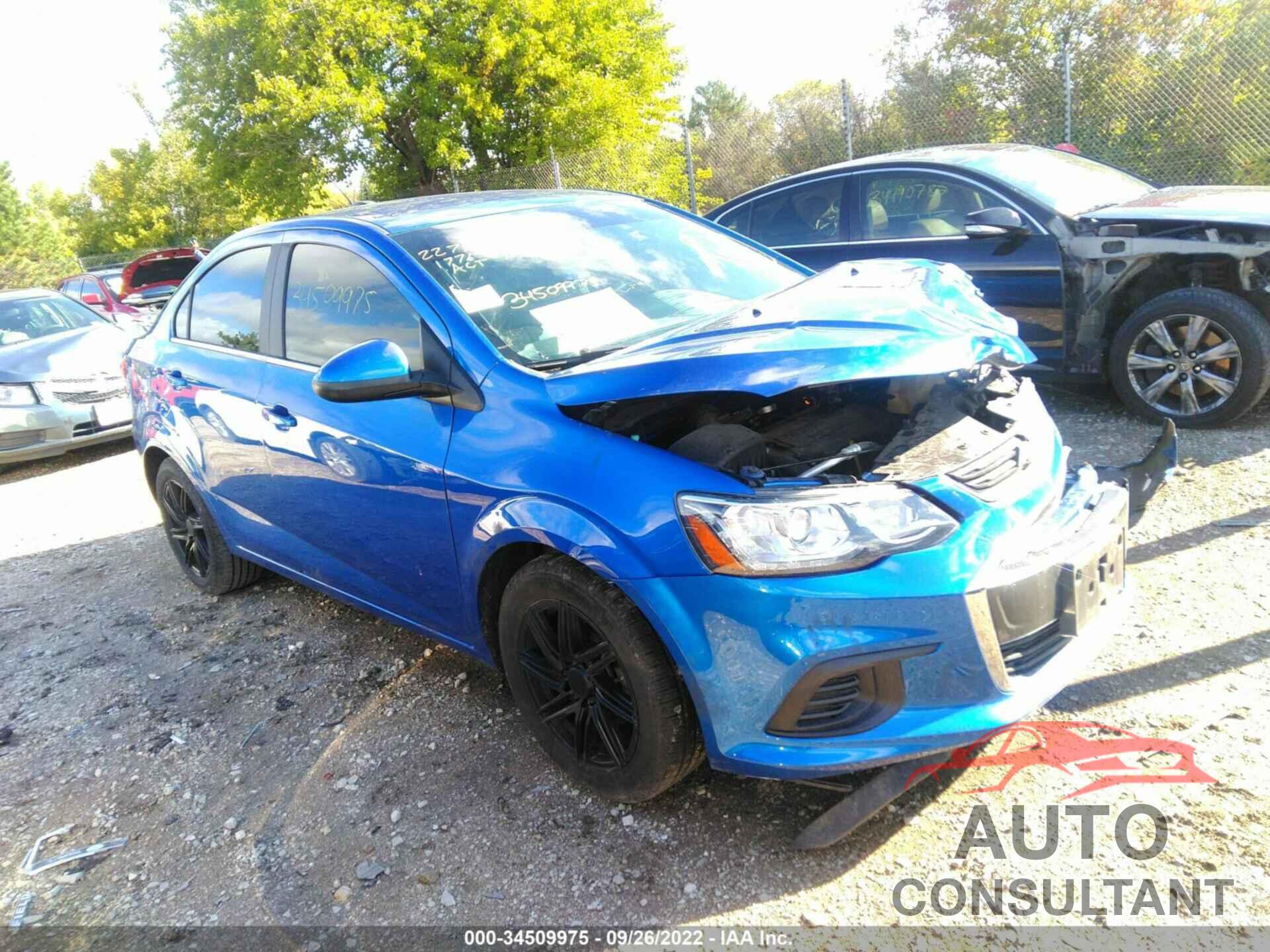 CHEVROLET SONIC 2018 - 1G1JD5SH7J4107672