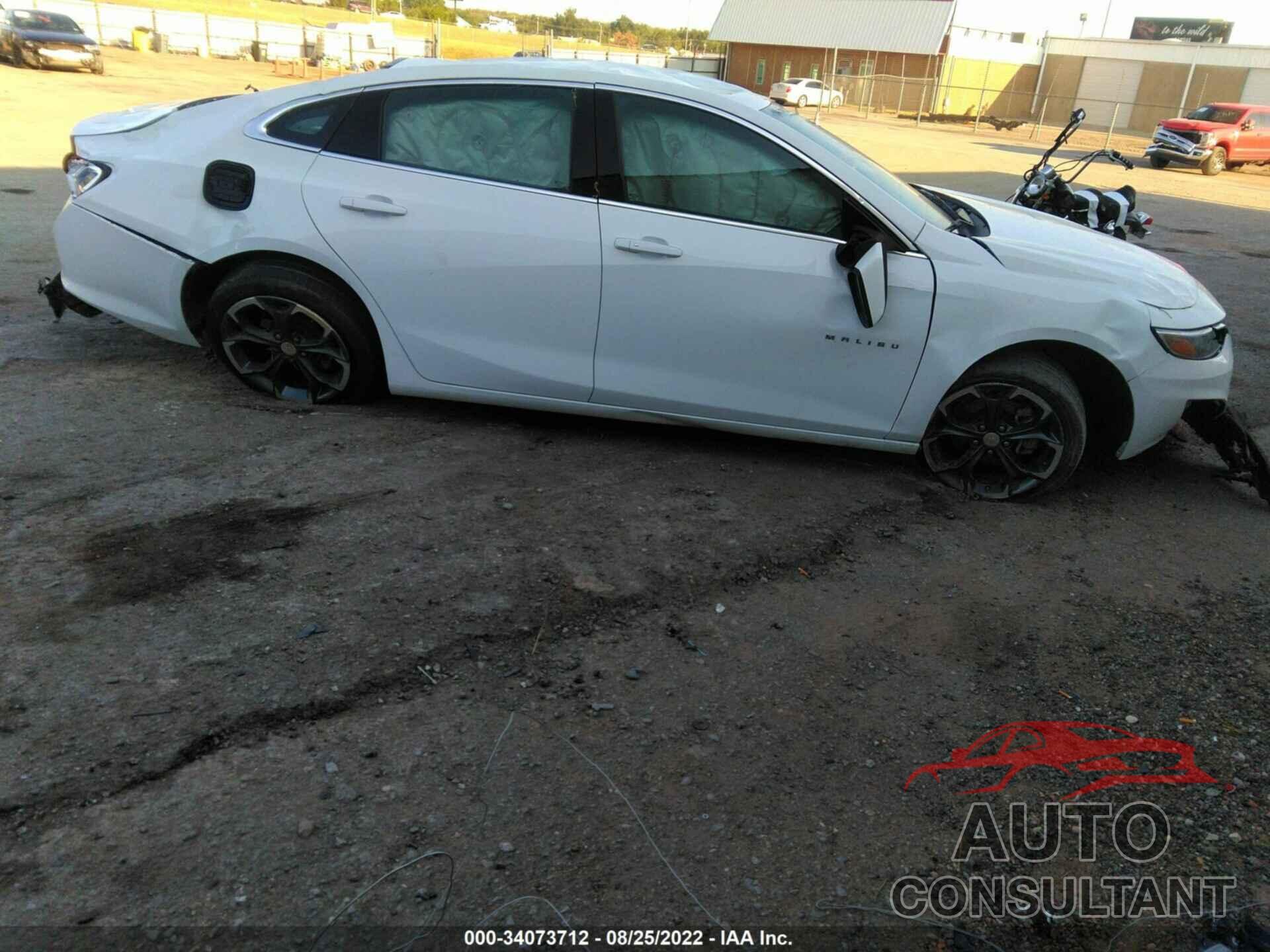 CHEVROLET MALIBU 2021 - 1G1ZD5ST5MF023303
