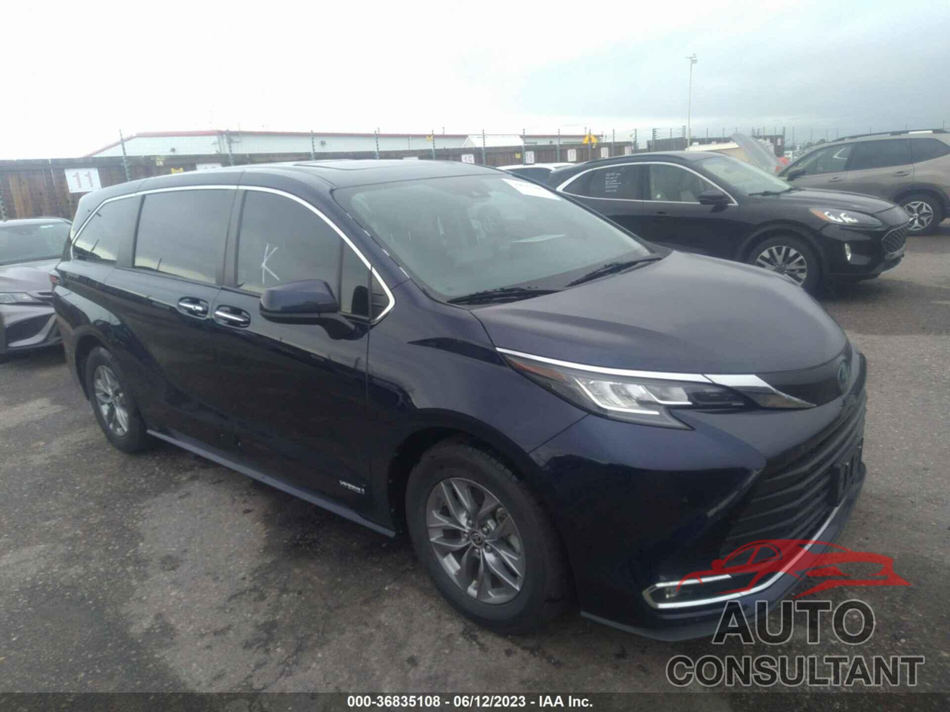 TOYOTA SIENNA 2021 - 5TDYRKEC6MS032137