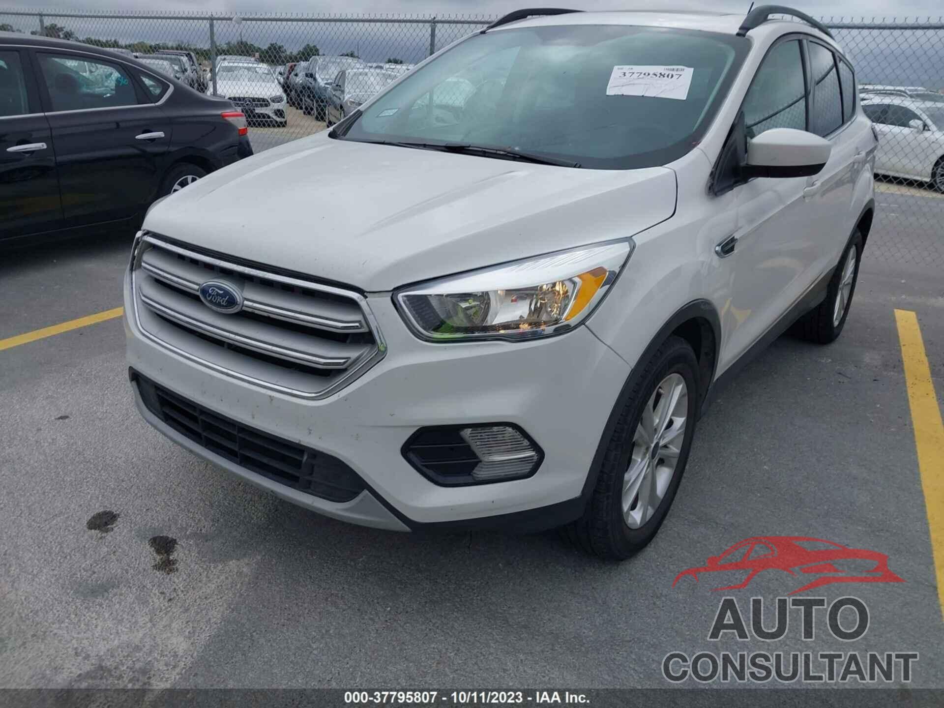 FORD ESCAPE 2018 - 1FMCU0GD7JUA63726