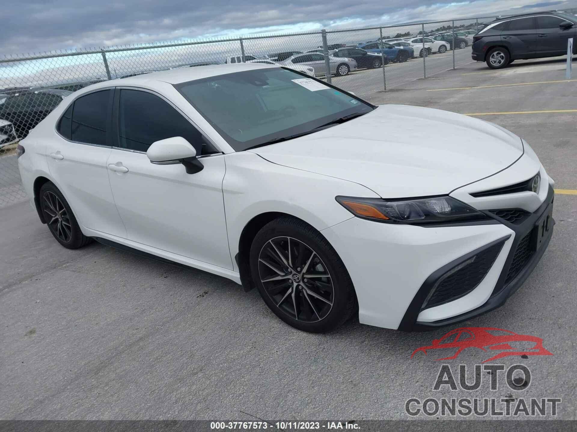 TOYOTA CAMRY 2022 - 4T1G11AK3NU049786