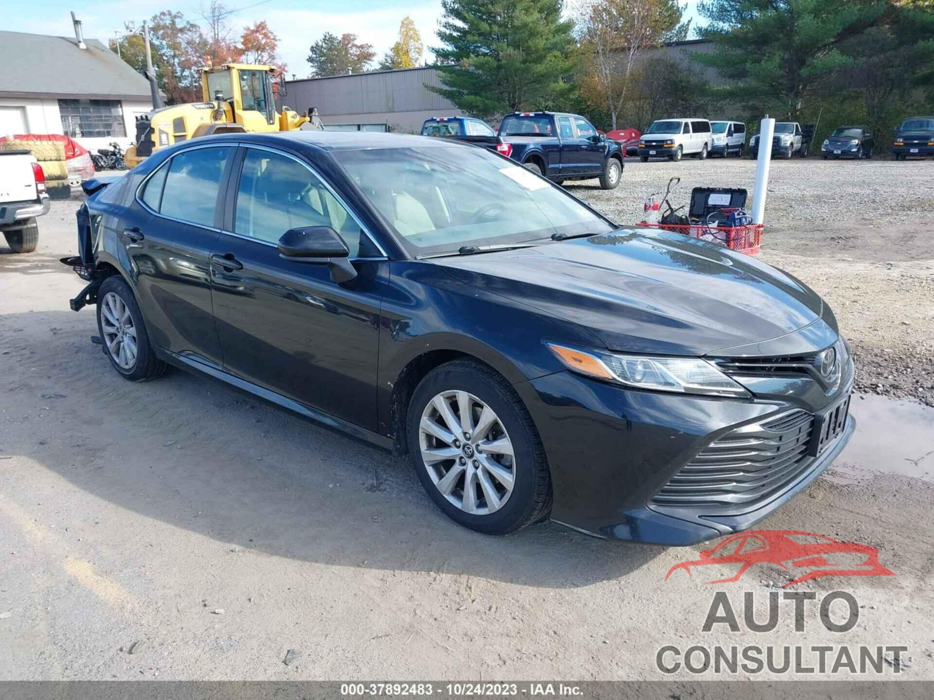 TOYOTA CAMRY 2018 - 4T1B11HK6JU124023