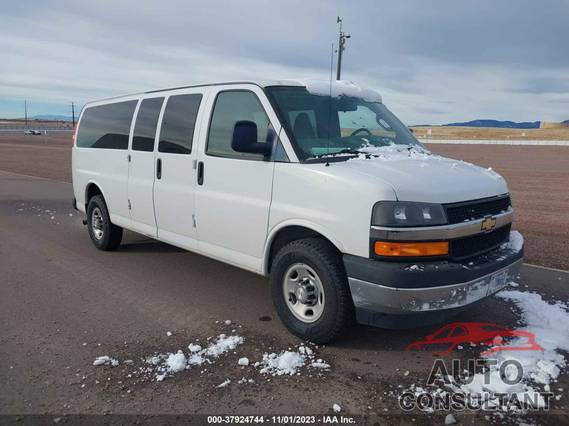 CHEVROLET EXPRESS PASSENGER 2017 - 1GAZGPFGXH1272408