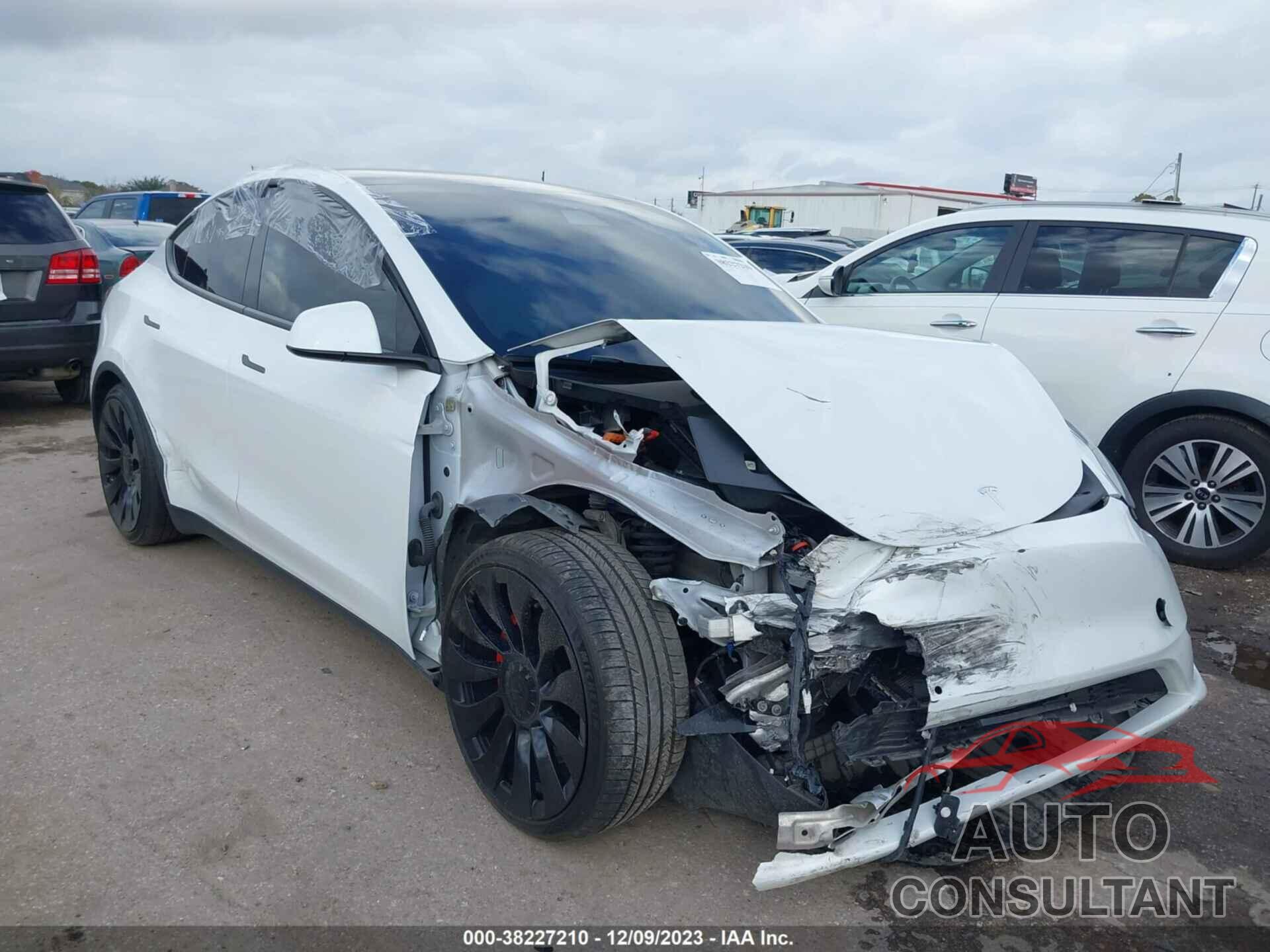 TESLA MODEL Y 2022 - 7SAYGDEF5NF411649