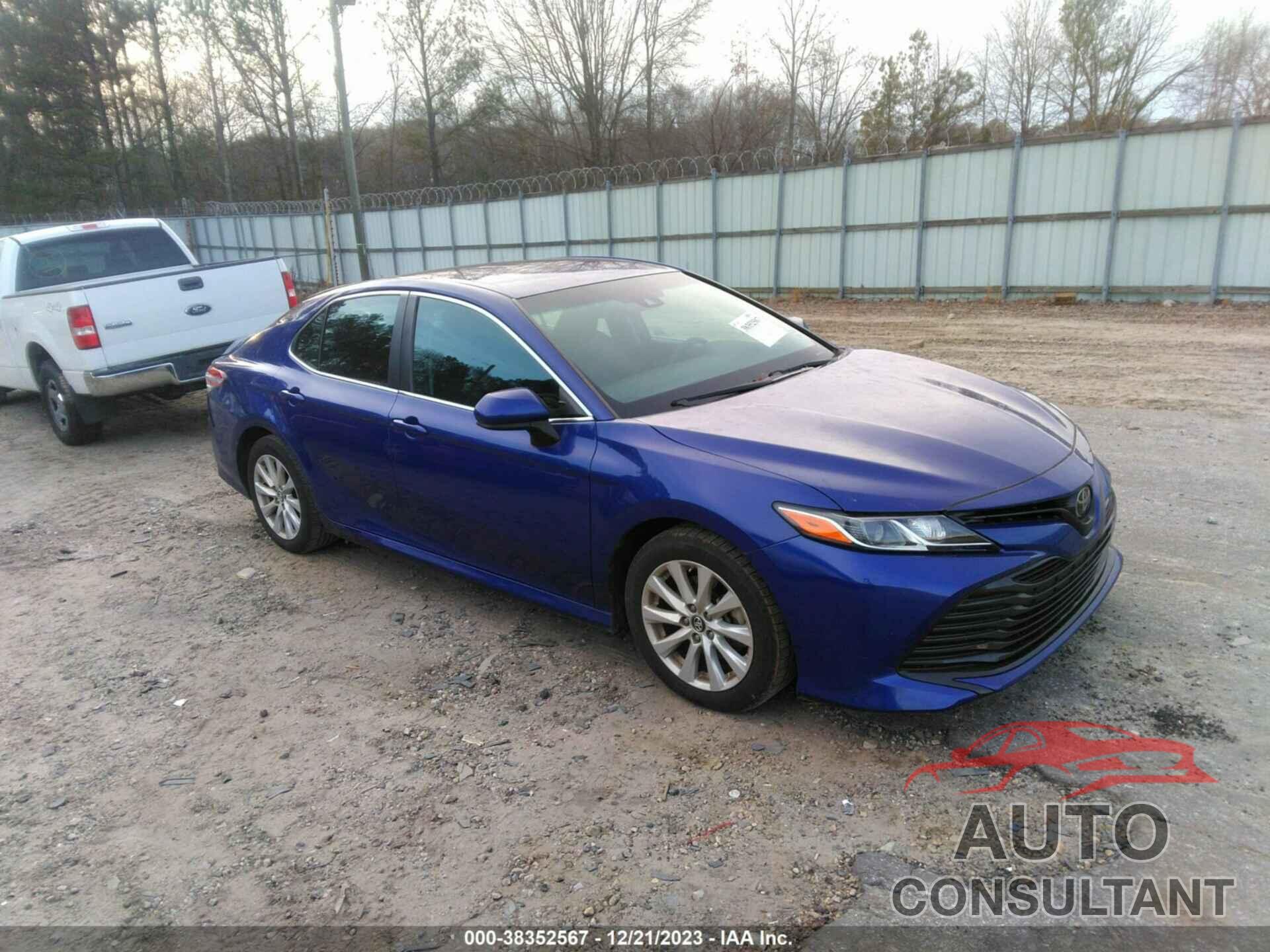 TOYOTA CAMRY 2018 - 4T1B11HK9JU661825