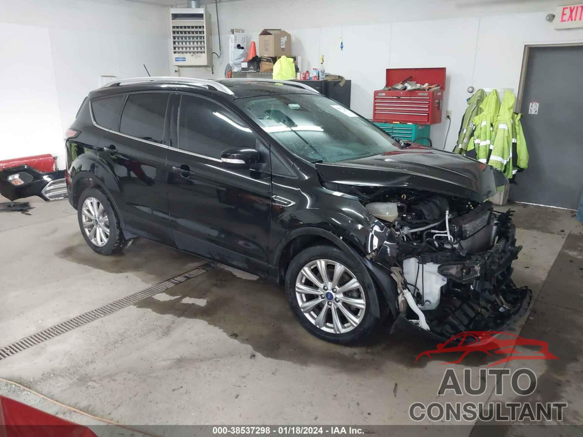 FORD ESCAPE 2018 - 1FMCU9J98JUA61749