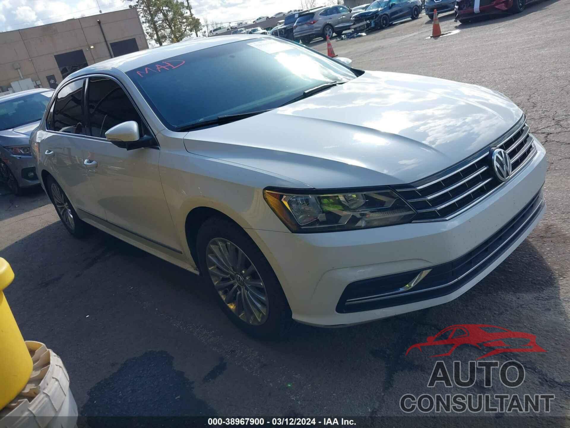 VOLKSWAGEN PASSAT 2016 - 1VWAT7A33GC059790