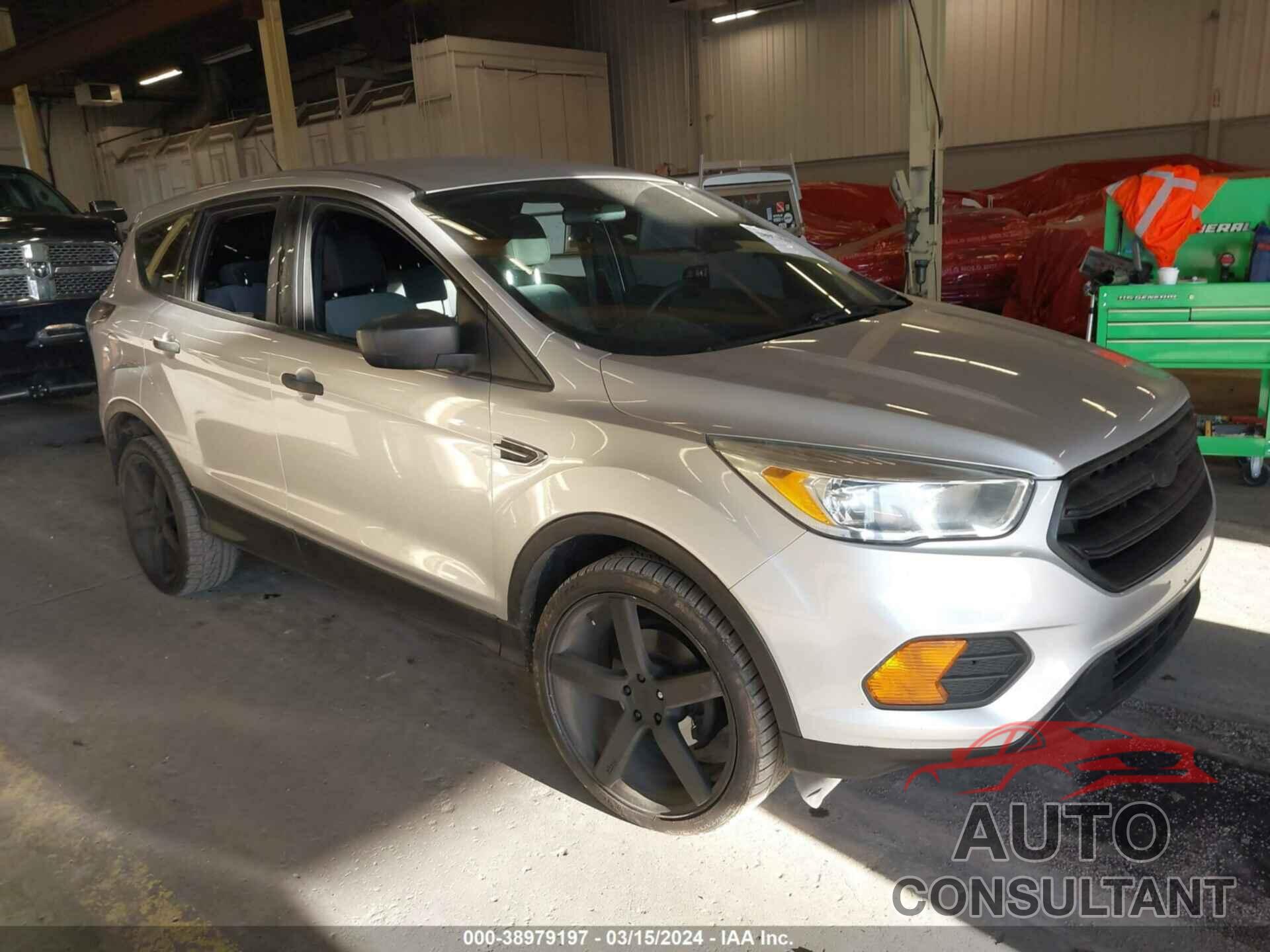 FORD ESCAPE 2017 - 1FMCU0F74HUC51724