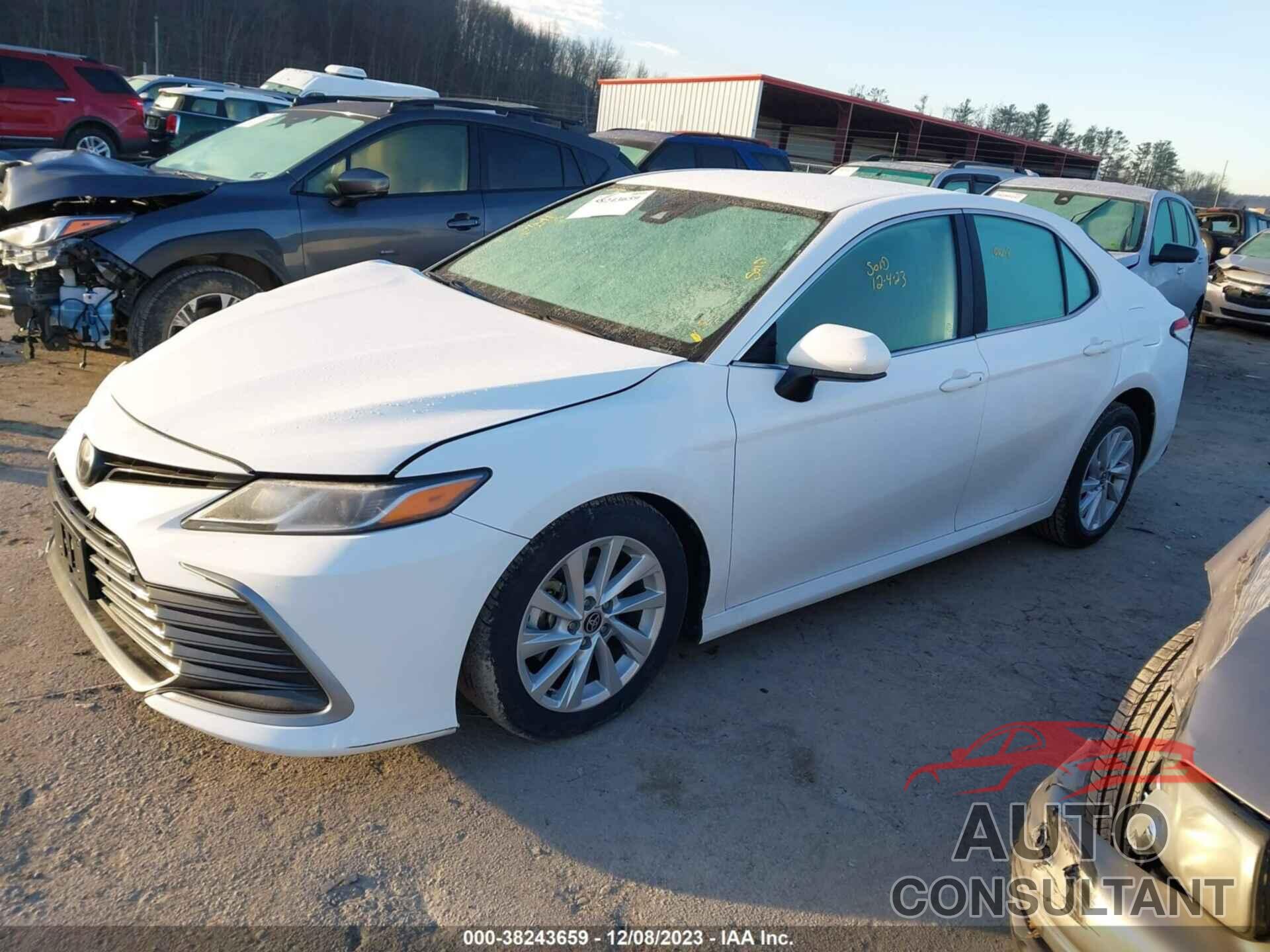 TOYOTA CAMRY 2022 - 4T1C11AK8NU705401