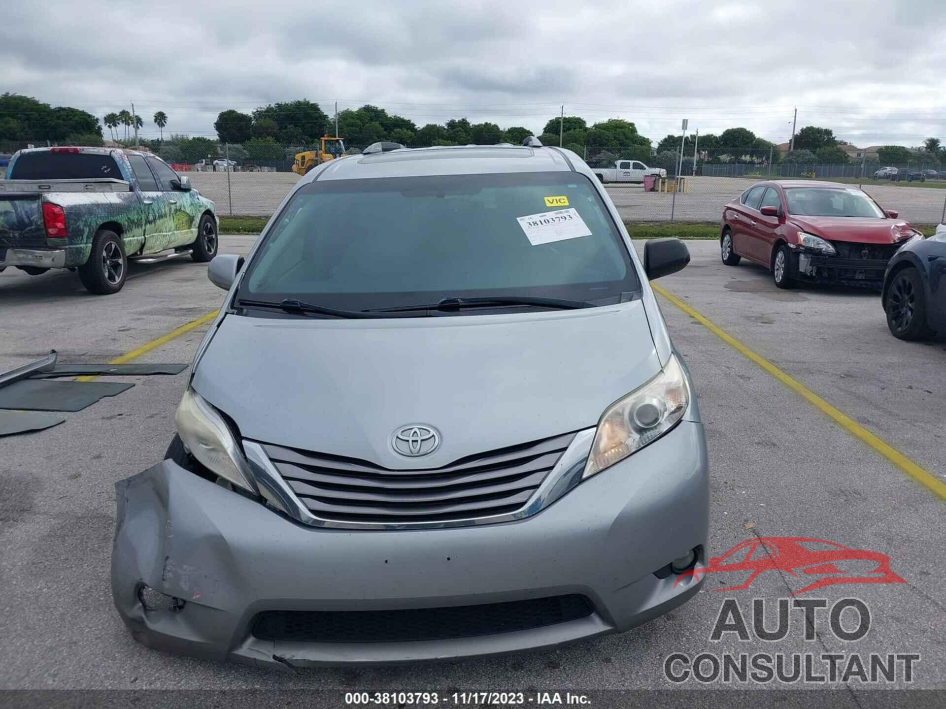 TOYOTA SIENNA 2017 - 5TDYZ3DC6HS766855