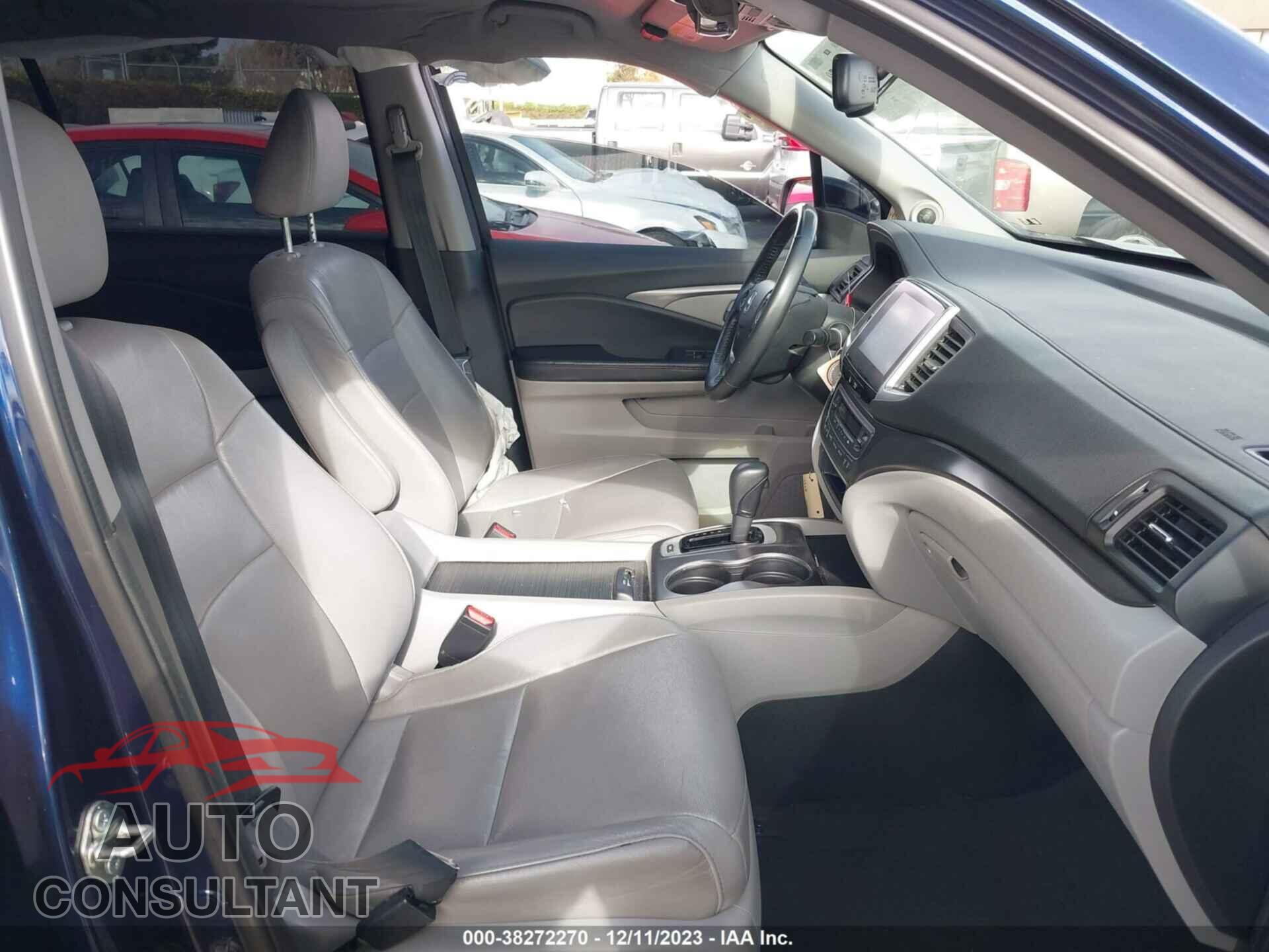 HONDA PILOT 2017 - 5FNYF5H50HB024892