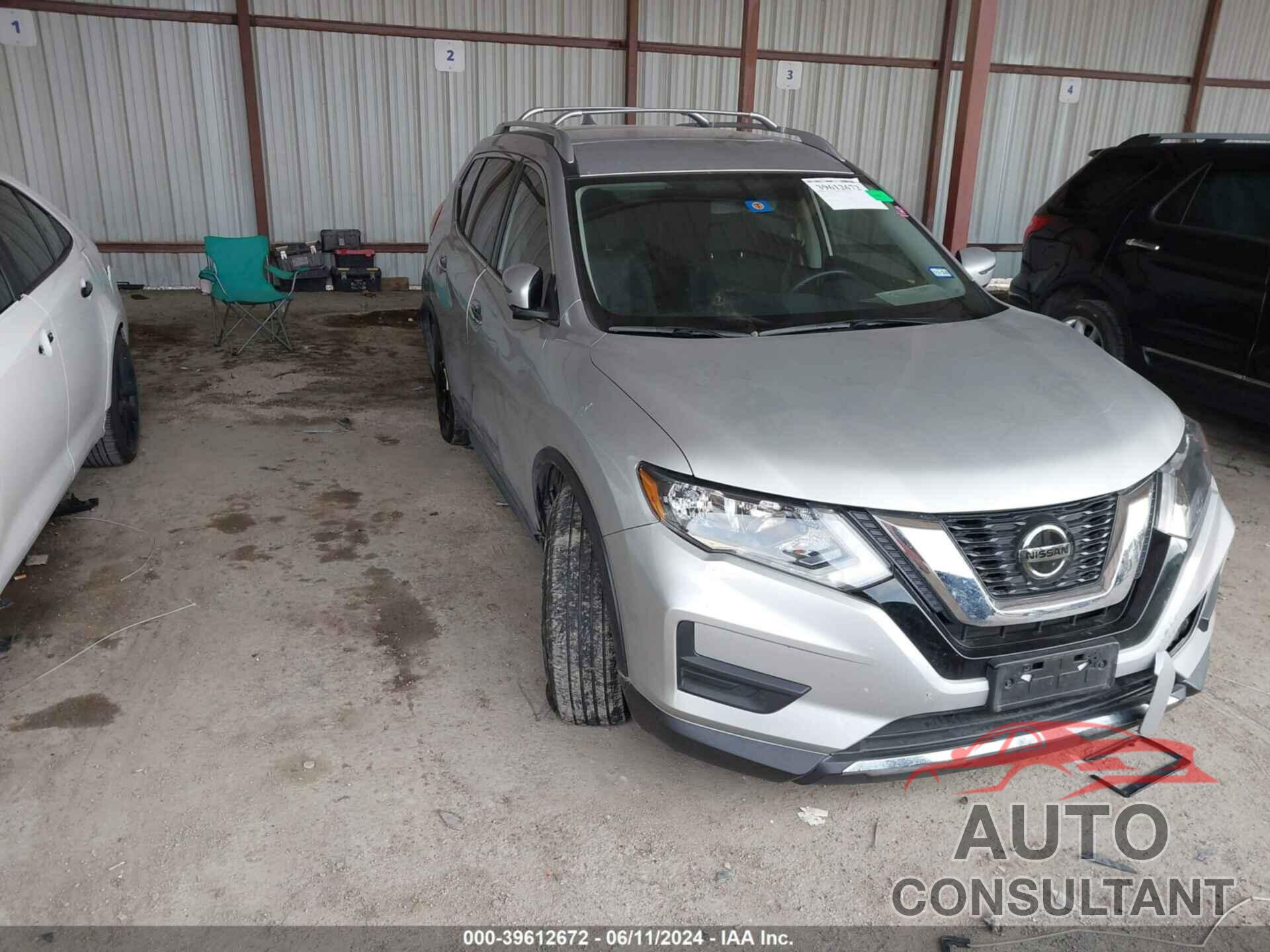 NISSAN ROGUE 2018 - KNMAT2MT3JP612004