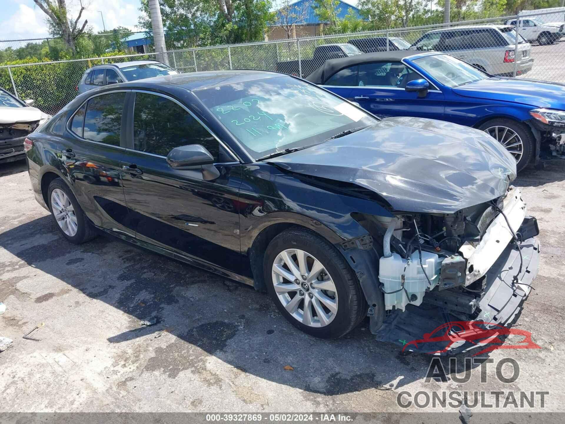 TOYOTA CAMRY 2018 - 4T1B11HKXJU109153